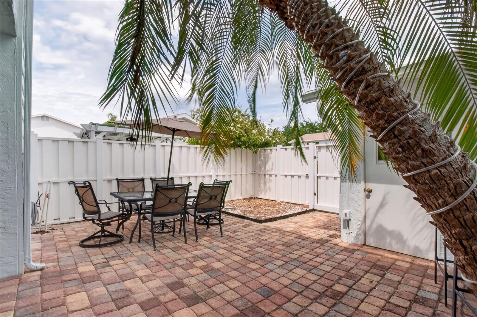 Image 3 of 34 For 6660 Cape Hatteras Way Ne 2