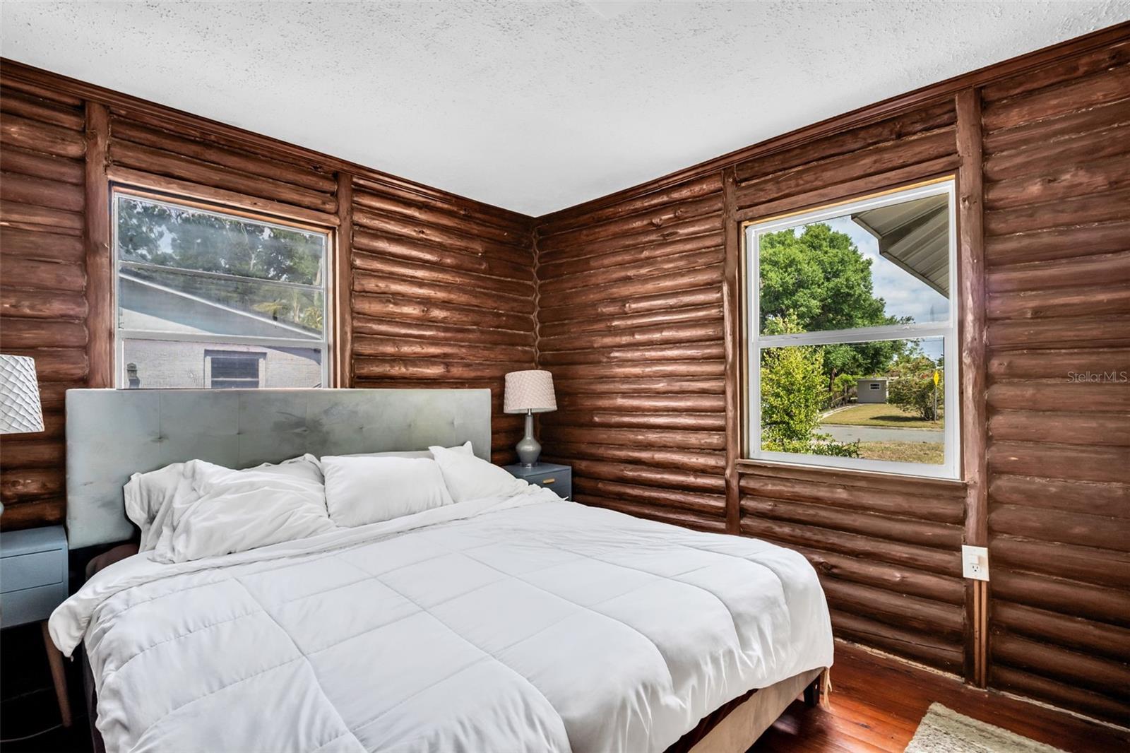 Image 22 of 38 For 2600 26th Avenue N