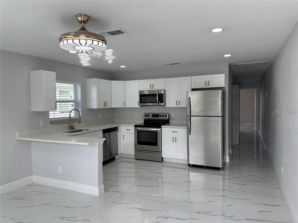 Image 2 of 10 For 7813 Lakeshore Drive A