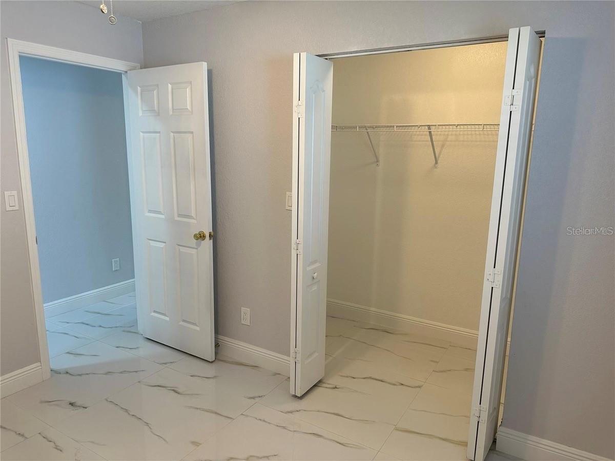Image 7 of 10 For 7813 Lakeshore Drive A