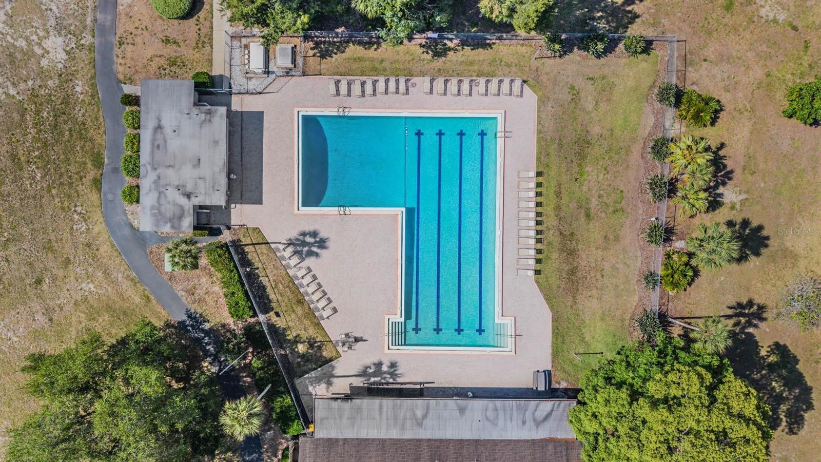 Listing photo id 43 for 848 Hillside Drive