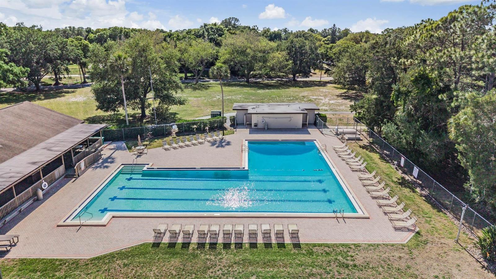 Listing photo id 44 for 848 Hillside Drive