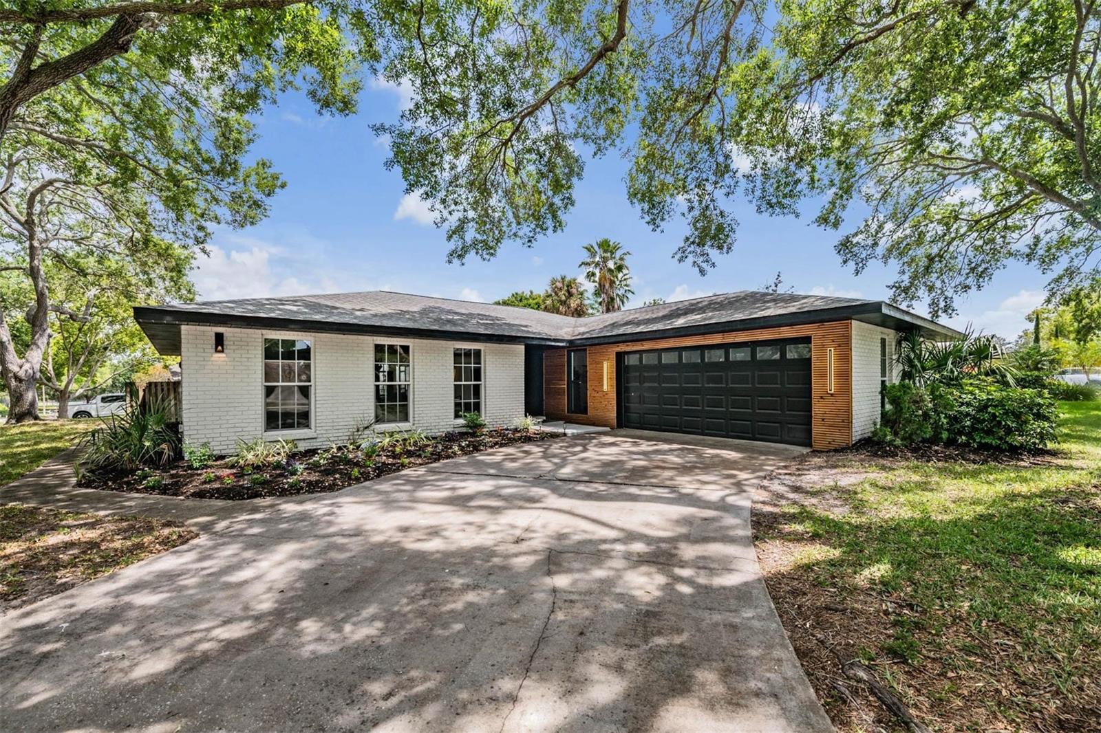 Listing photo id 50 for 848 Hillside Drive