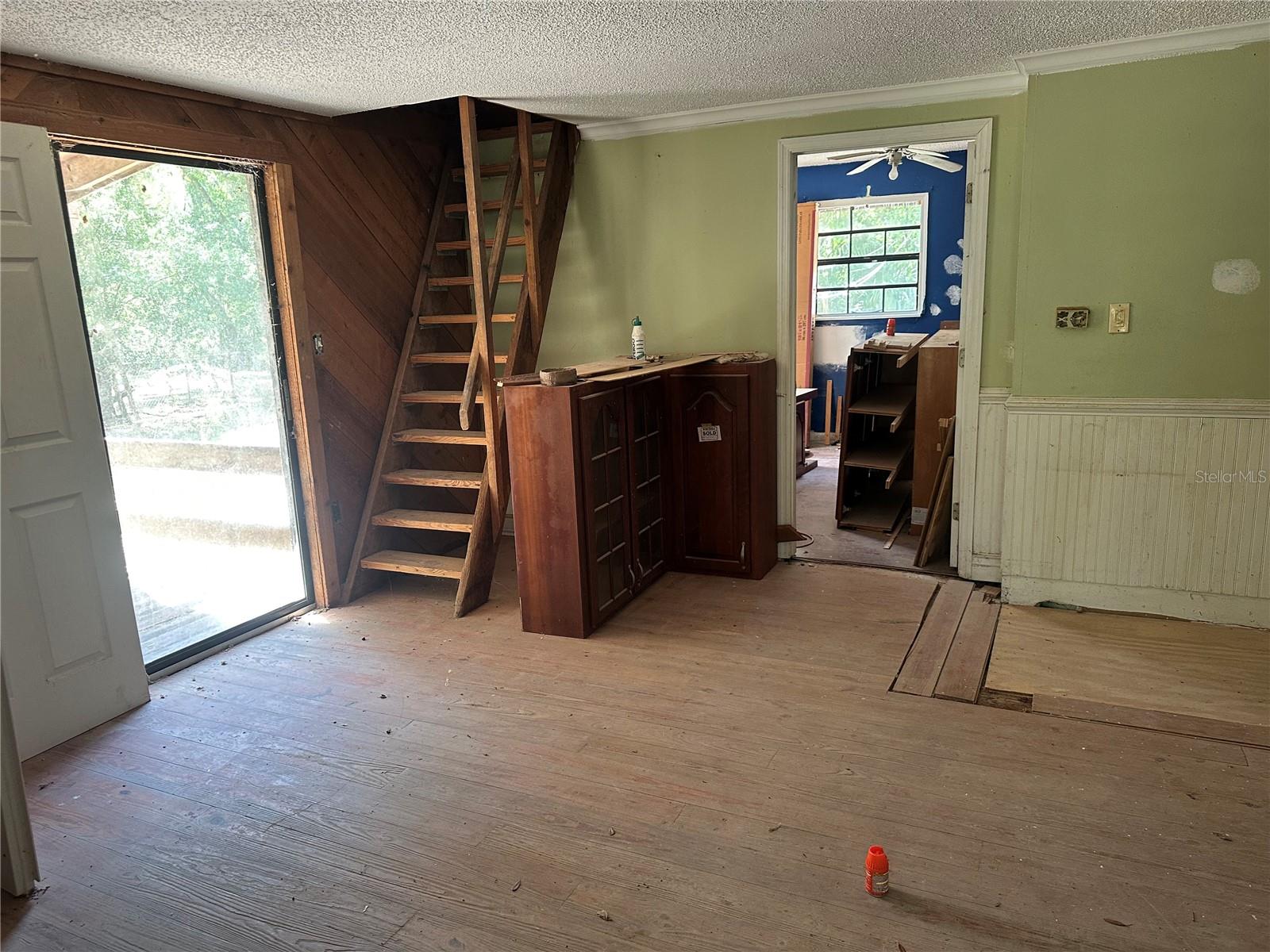 Image 13 of 22 For 26314 Glenwood Drive