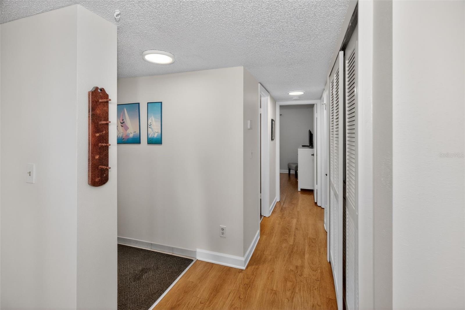 Image 13 of 30 For 19725 Gulf Boulevard 43