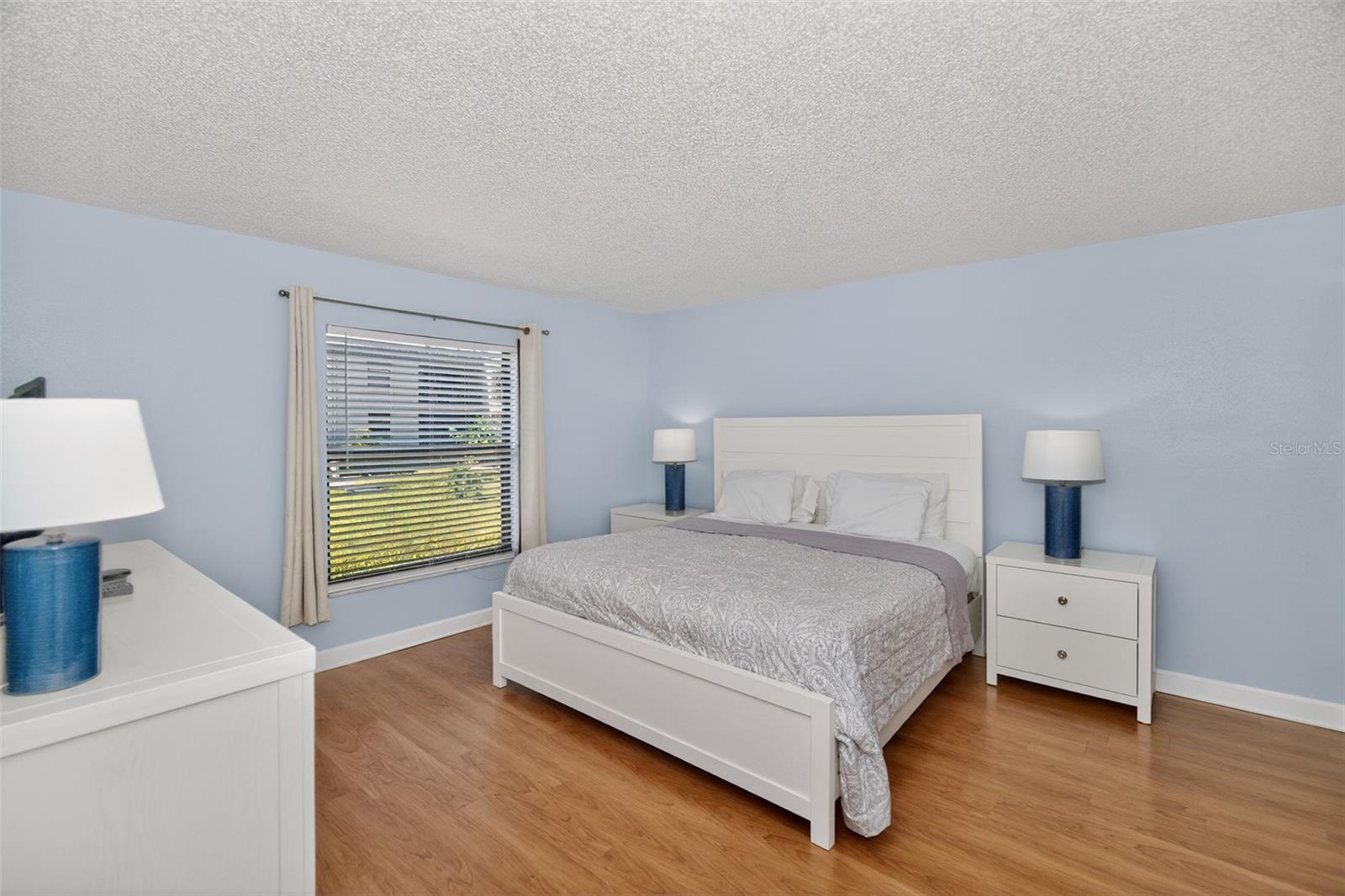 Image 14 of 30 For 19725 Gulf Boulevard 43