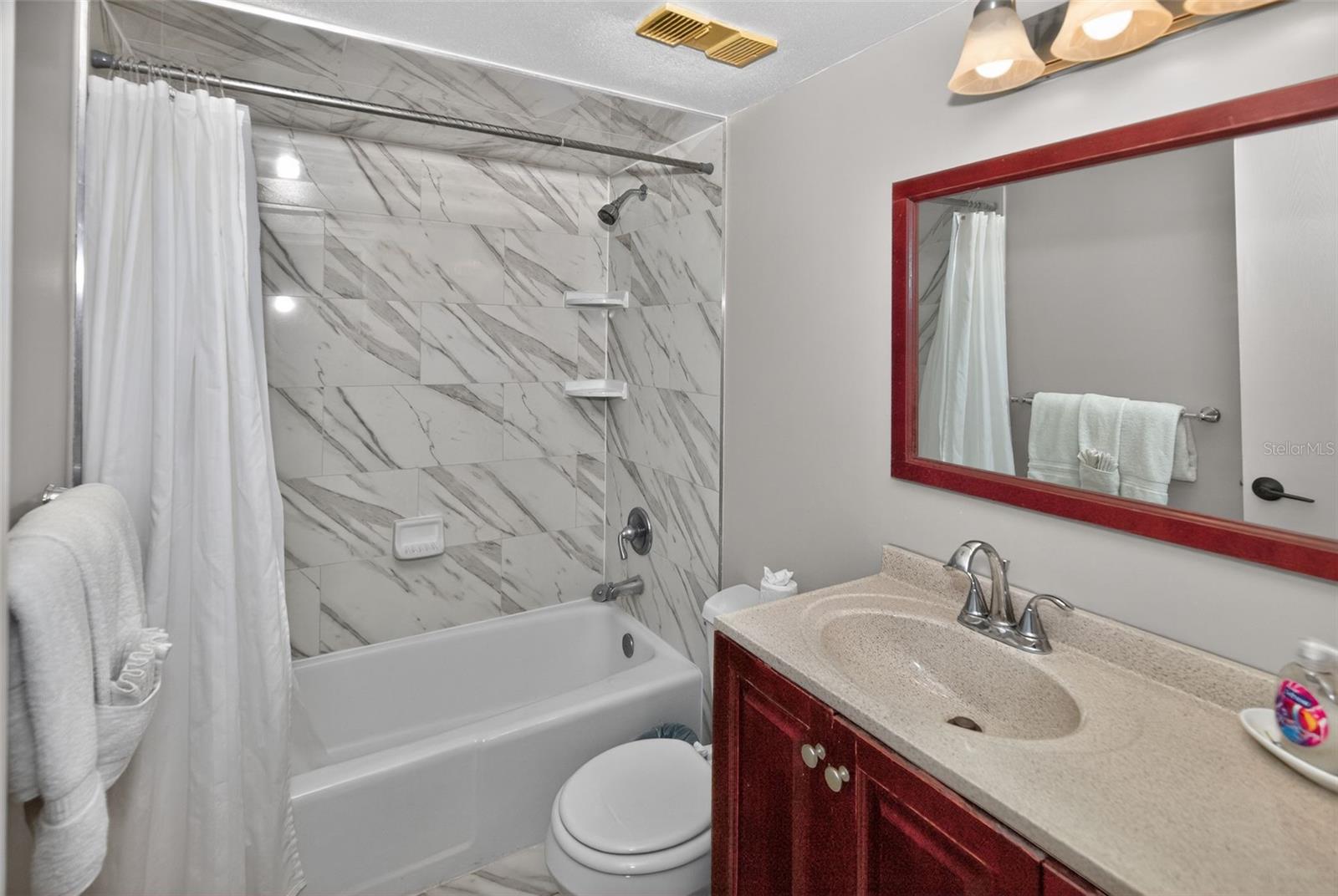 Image 18 of 30 For 19725 Gulf Boulevard 43