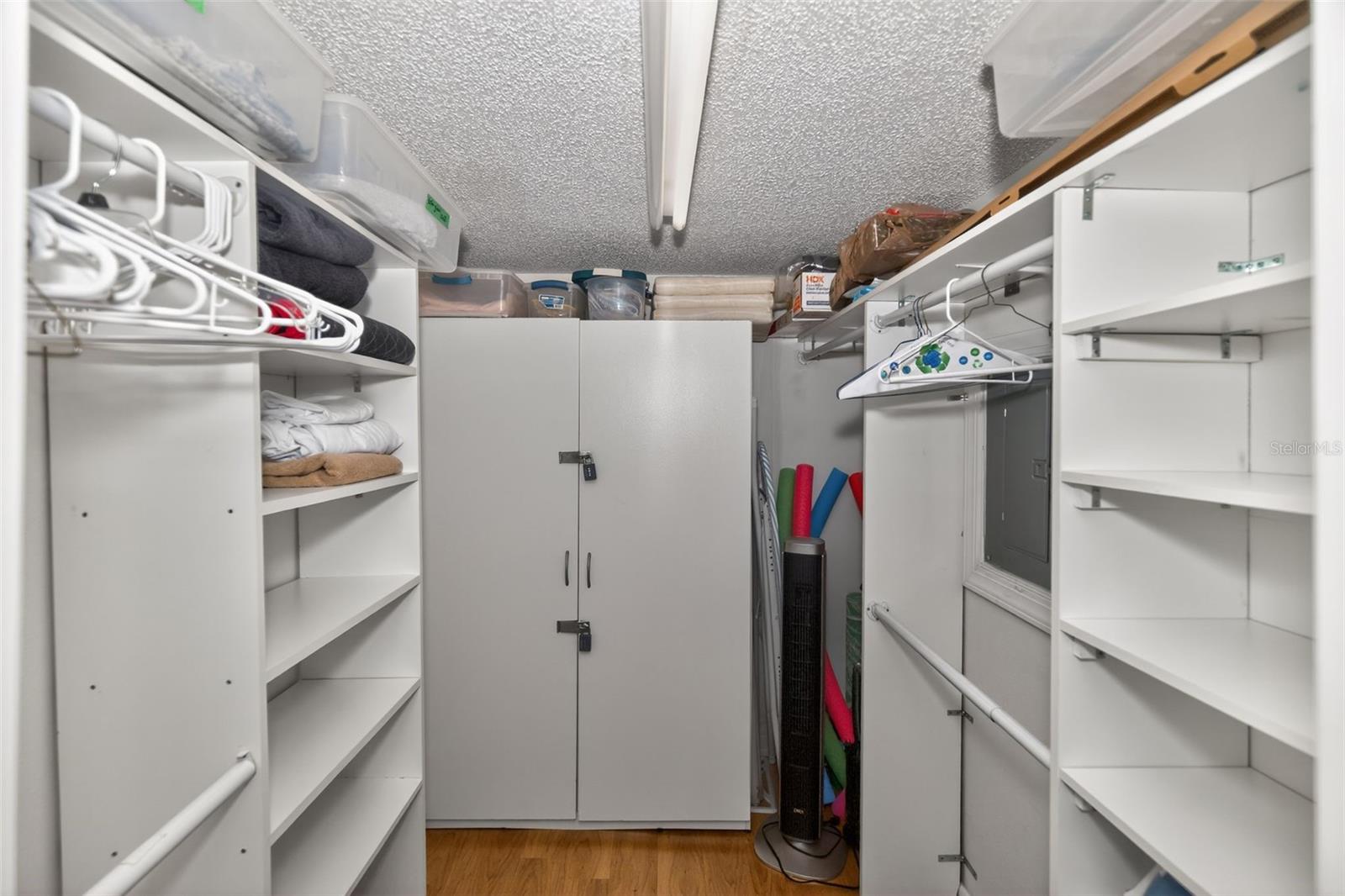 Image 19 of 30 For 19725 Gulf Boulevard 43