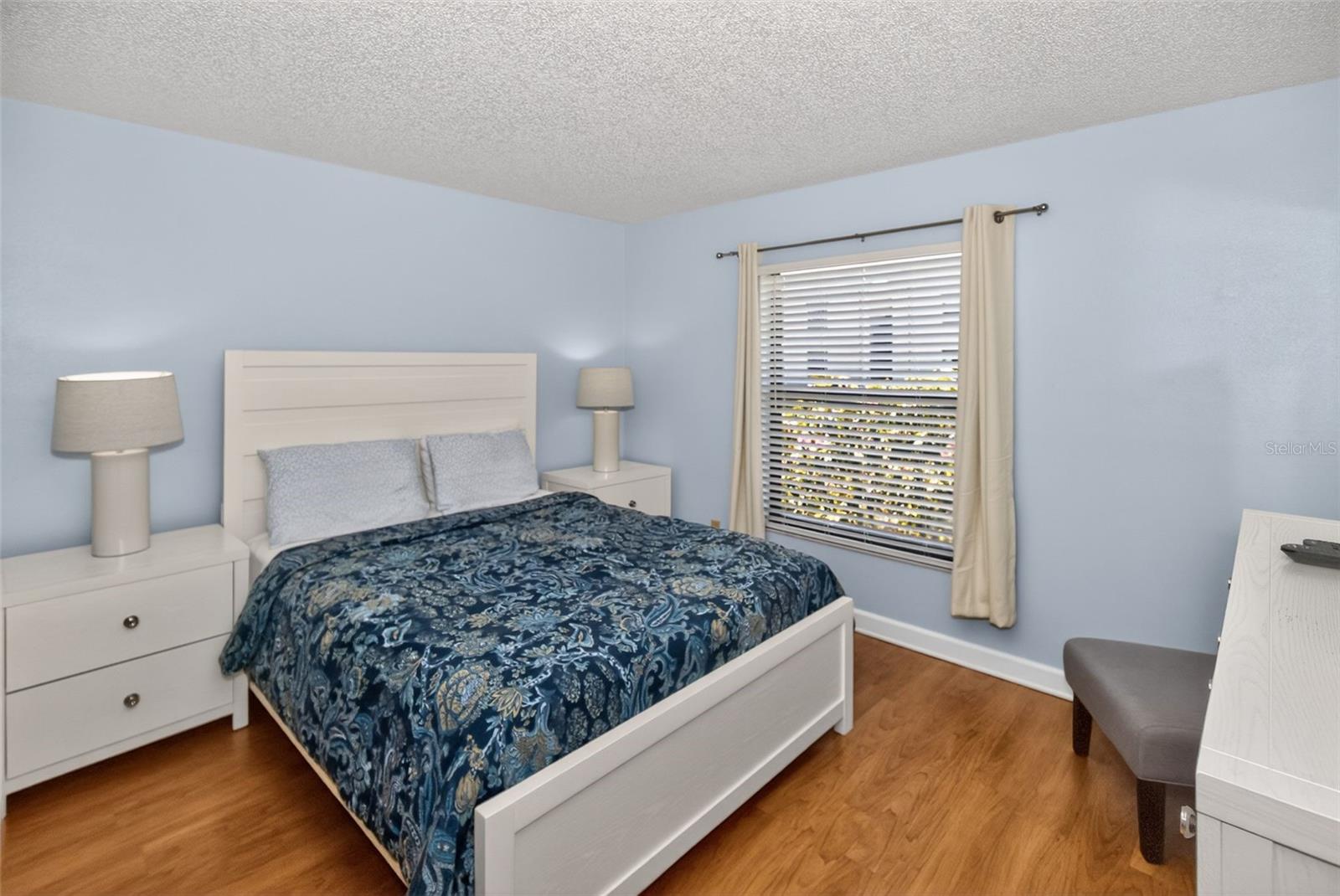 Image 20 of 30 For 19725 Gulf Boulevard 43