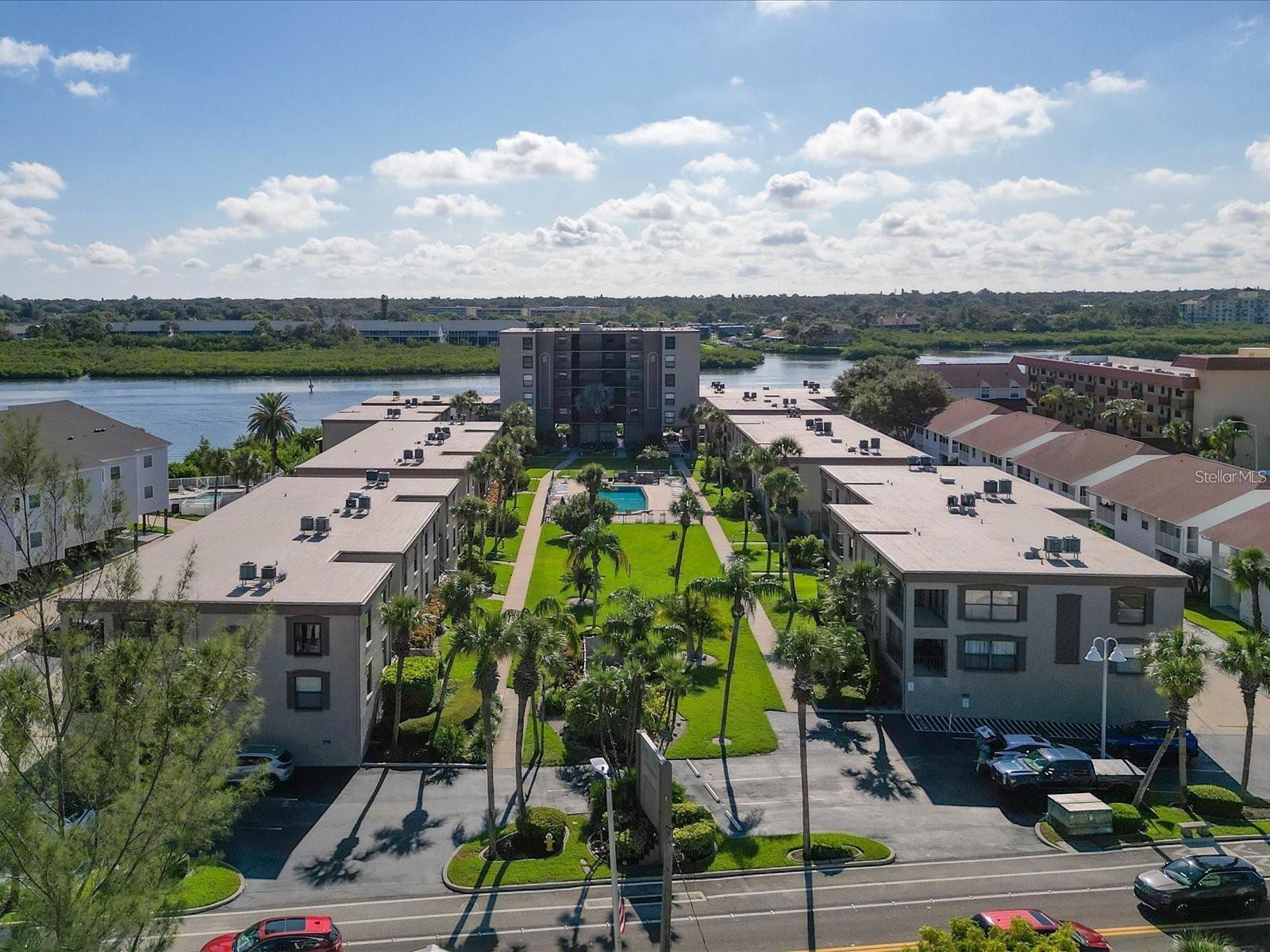 Image 29 of 30 For 19725 Gulf Boulevard 43