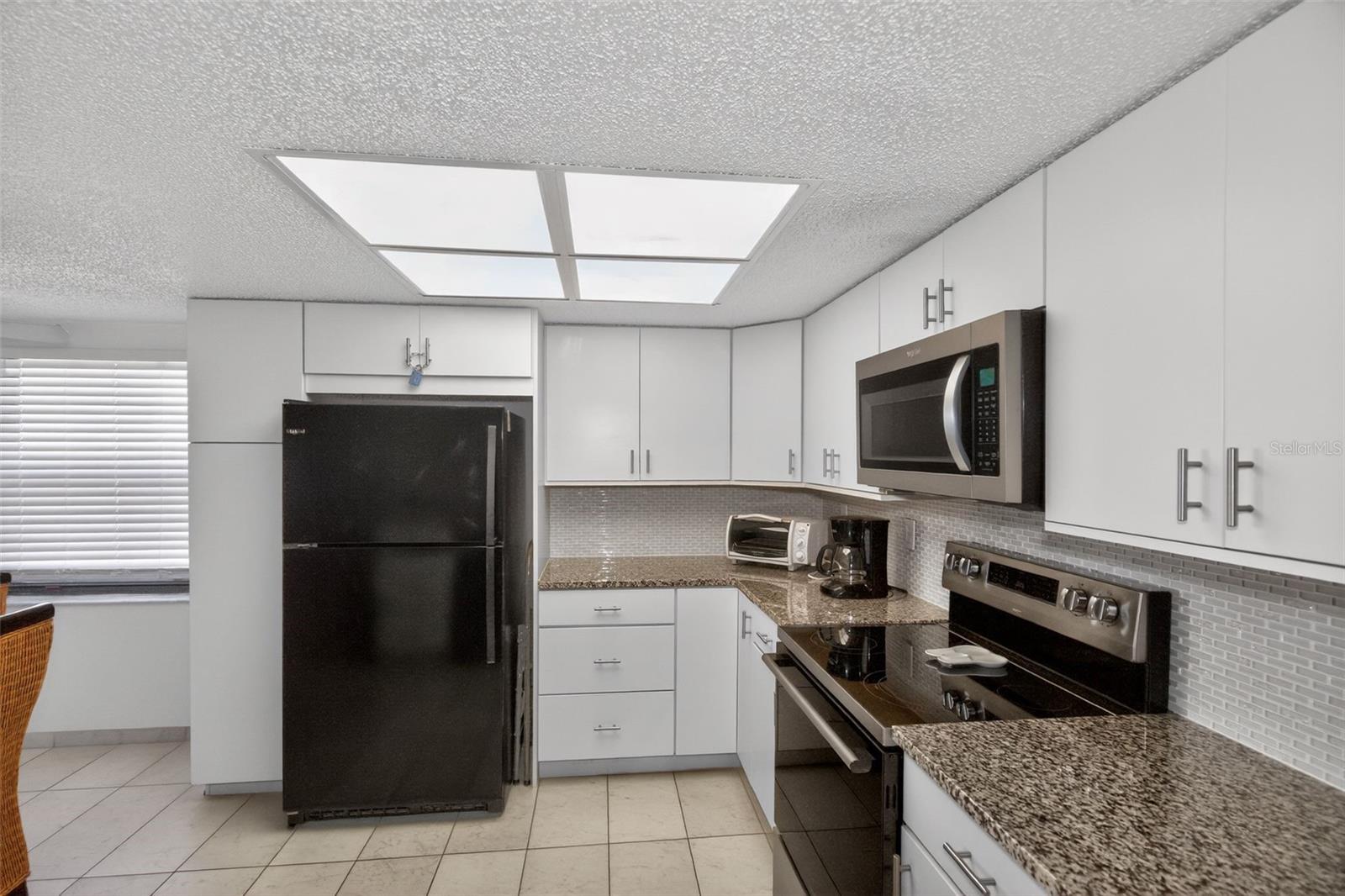 Image 7 of 30 For 19725 Gulf Boulevard 43