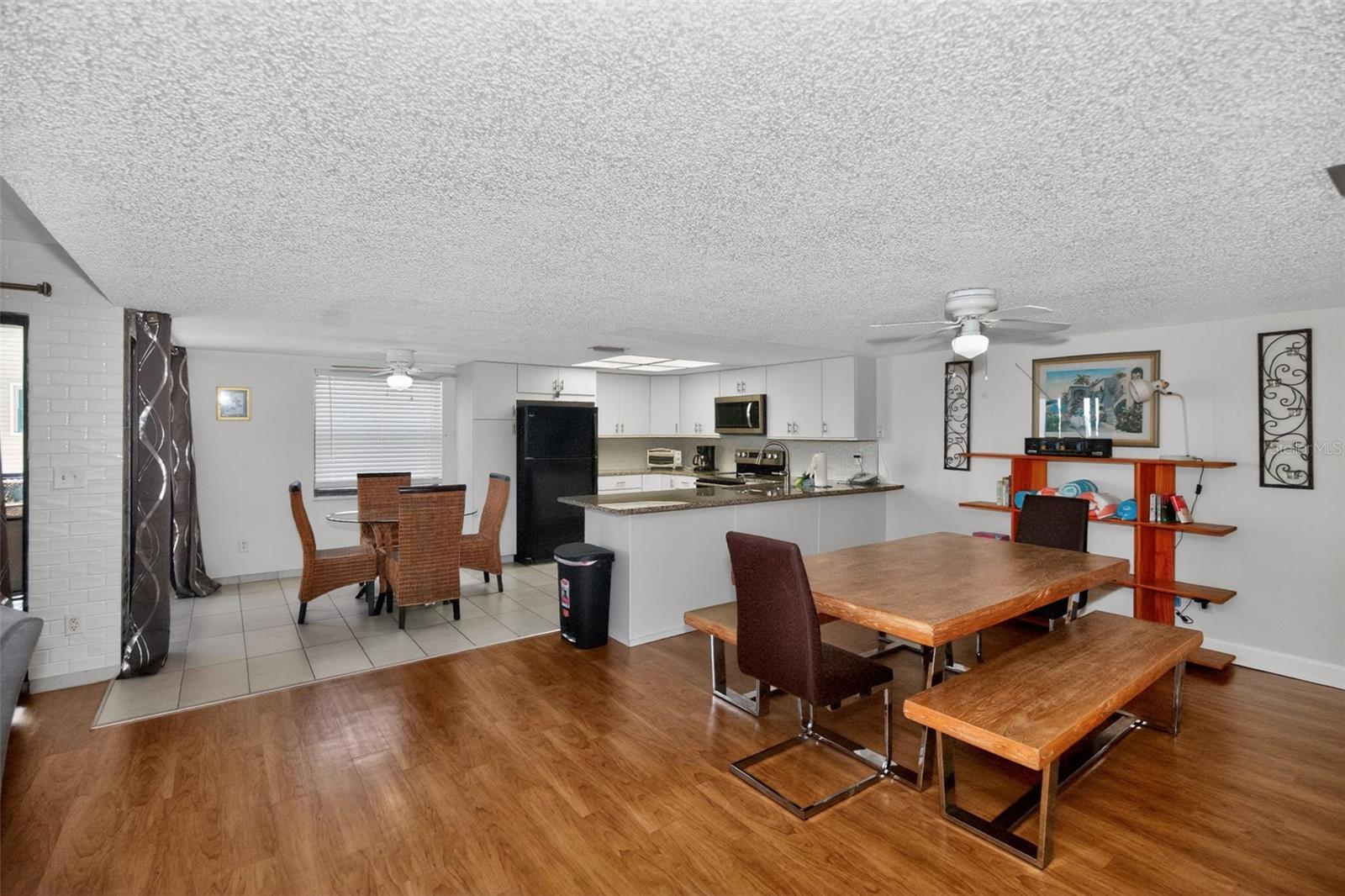 Image 9 of 30 For 19725 Gulf Boulevard 43