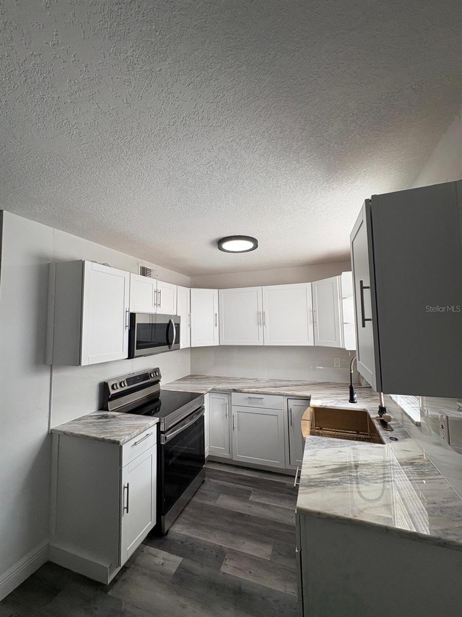 Image 11 of 20 For 14347 Delmar Street