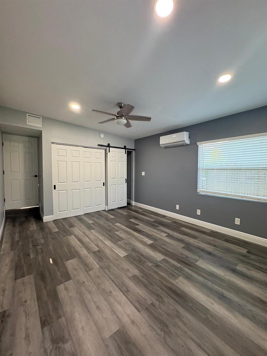 Image 4 of 20 For 14347 Delmar Street