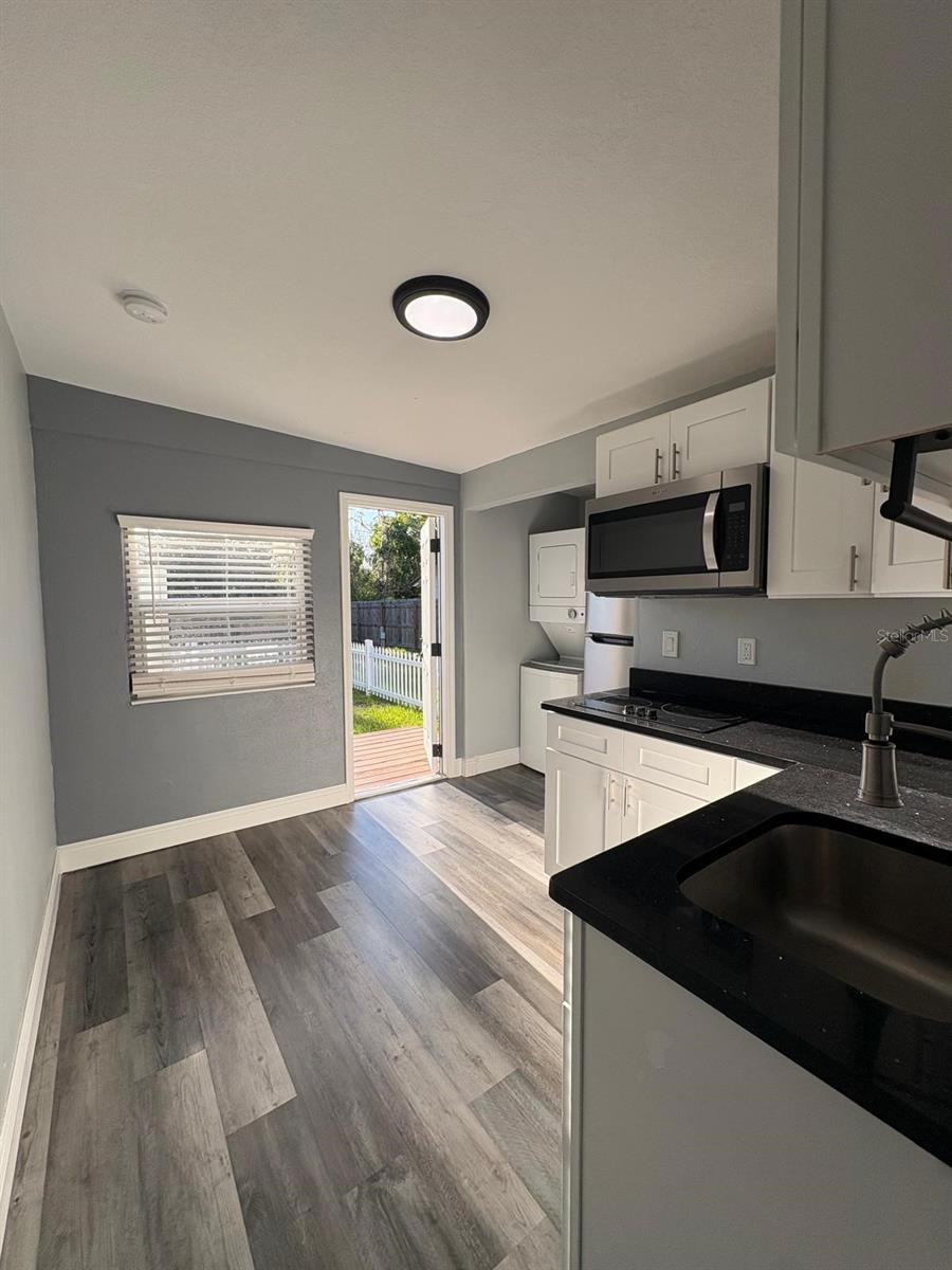 Image 6 of 20 For 14347 Delmar Street