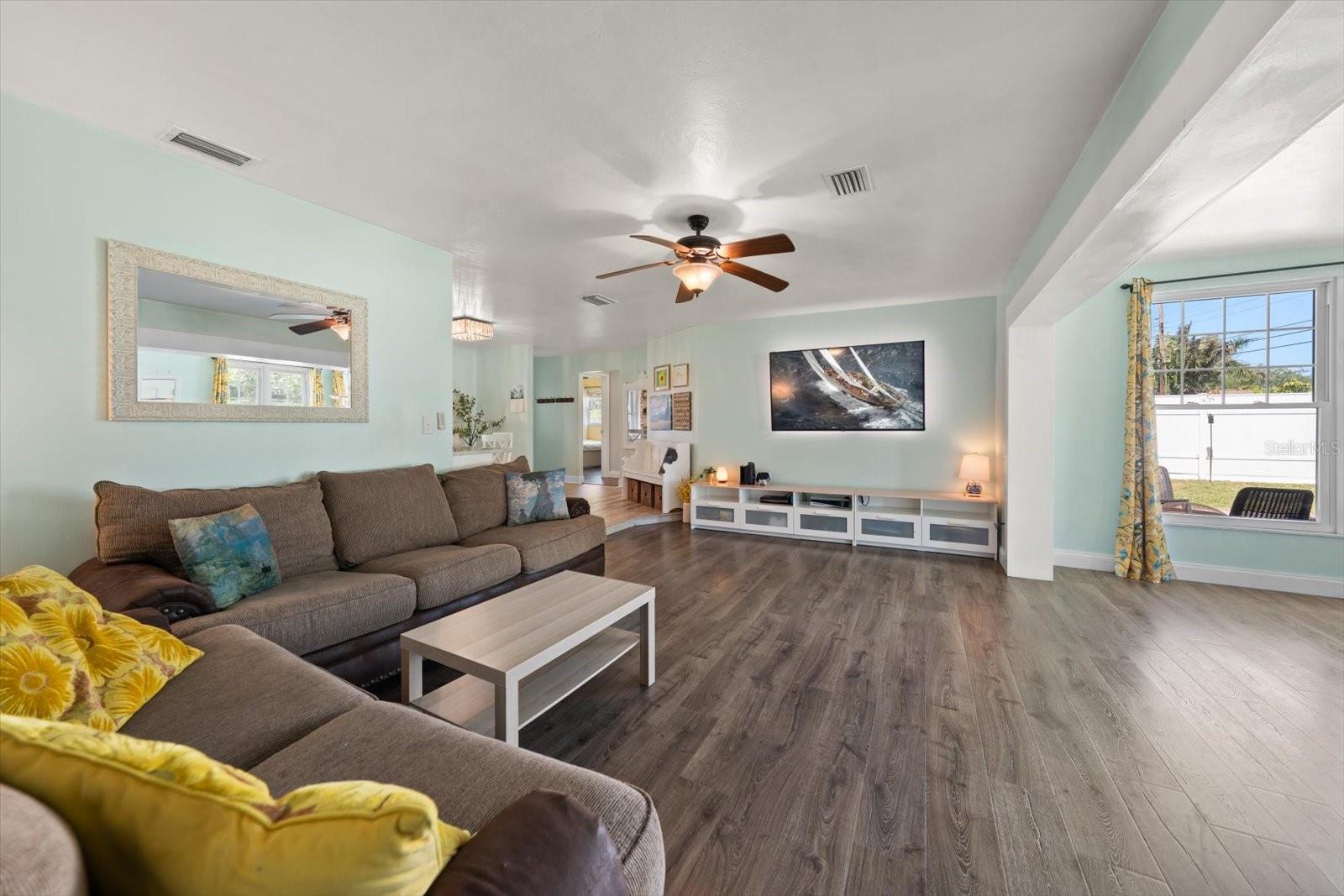 Image 12 of 31 For 13497 100th Avenue