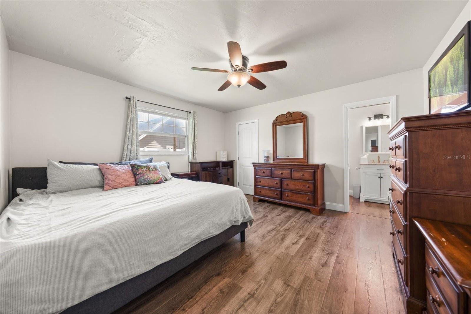 Image 16 of 31 For 13497 100th Avenue