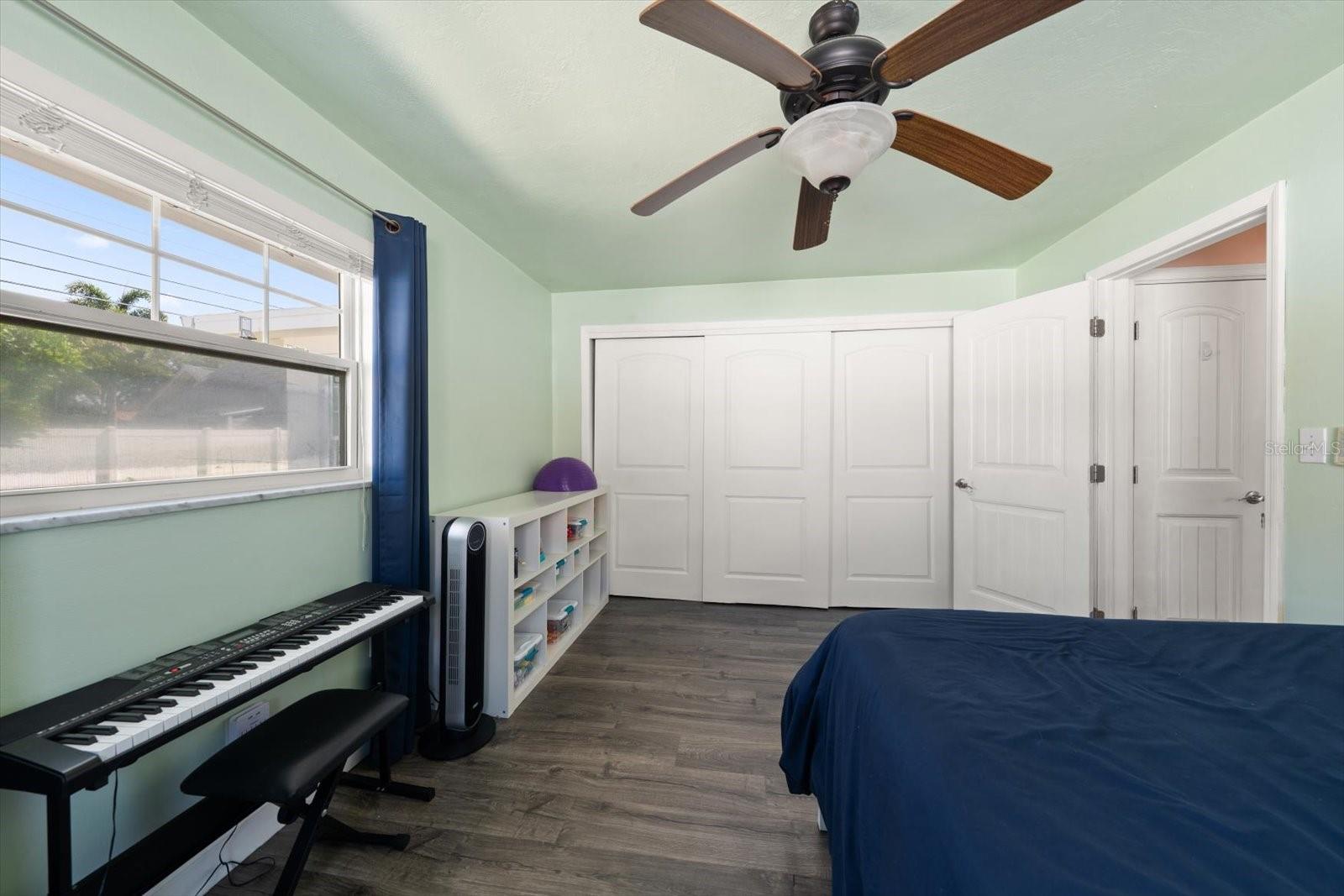 Image 20 of 31 For 13497 100th Avenue