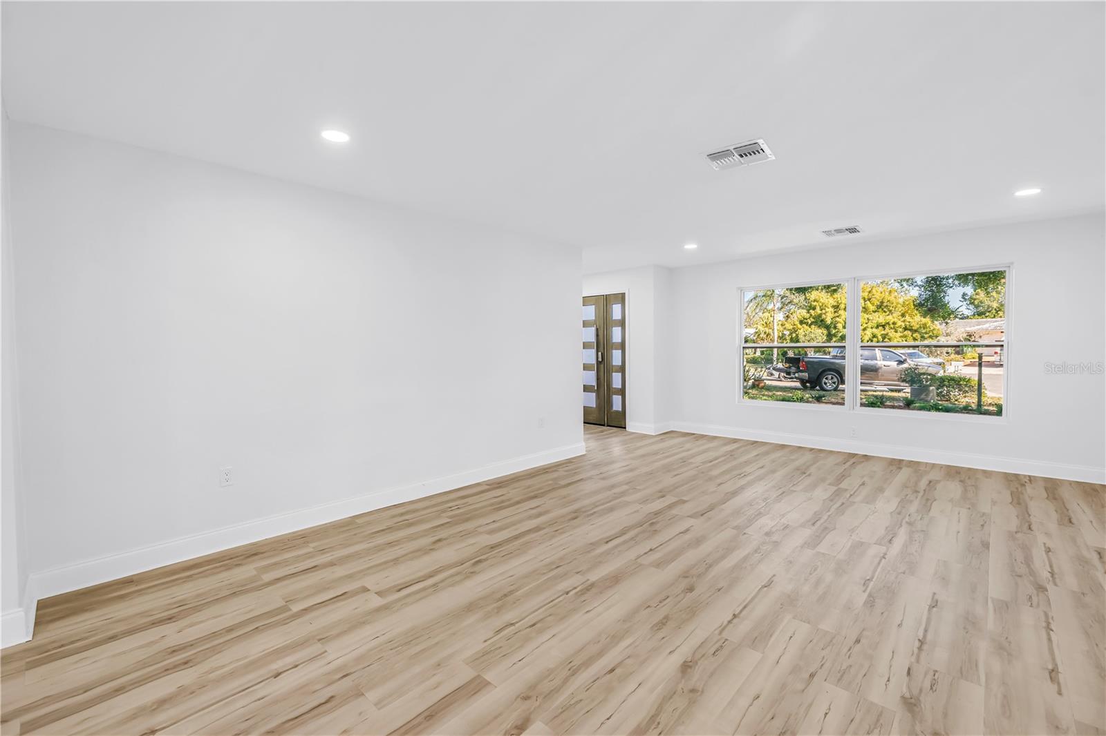 Image 18 of 44 For 2161 Hillwood Court