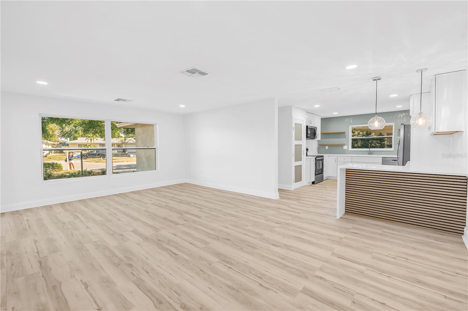 Image 19 of 44 For 2161 Hillwood Court