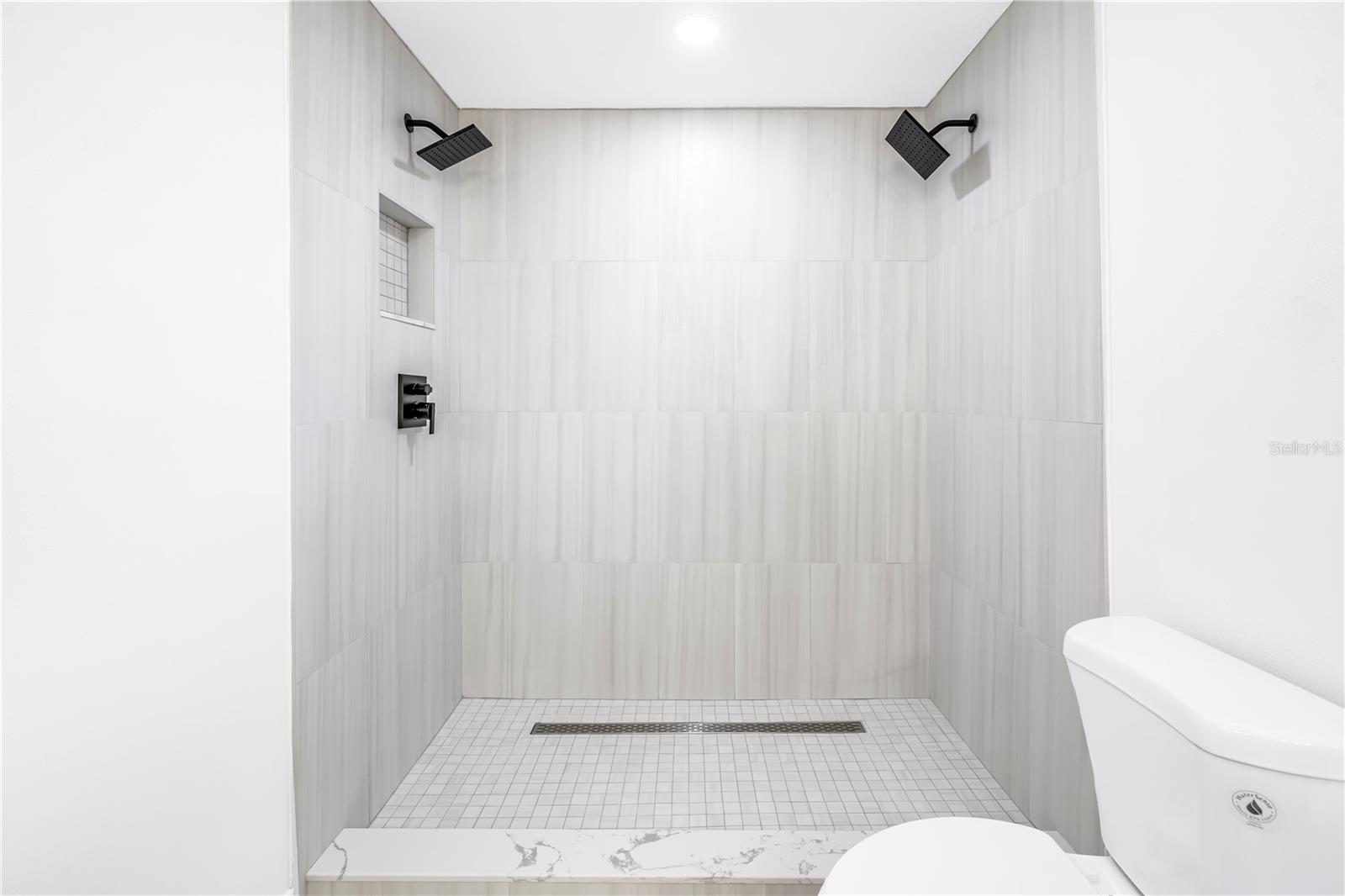 Image 25 of 44 For 2161 Hillwood Court