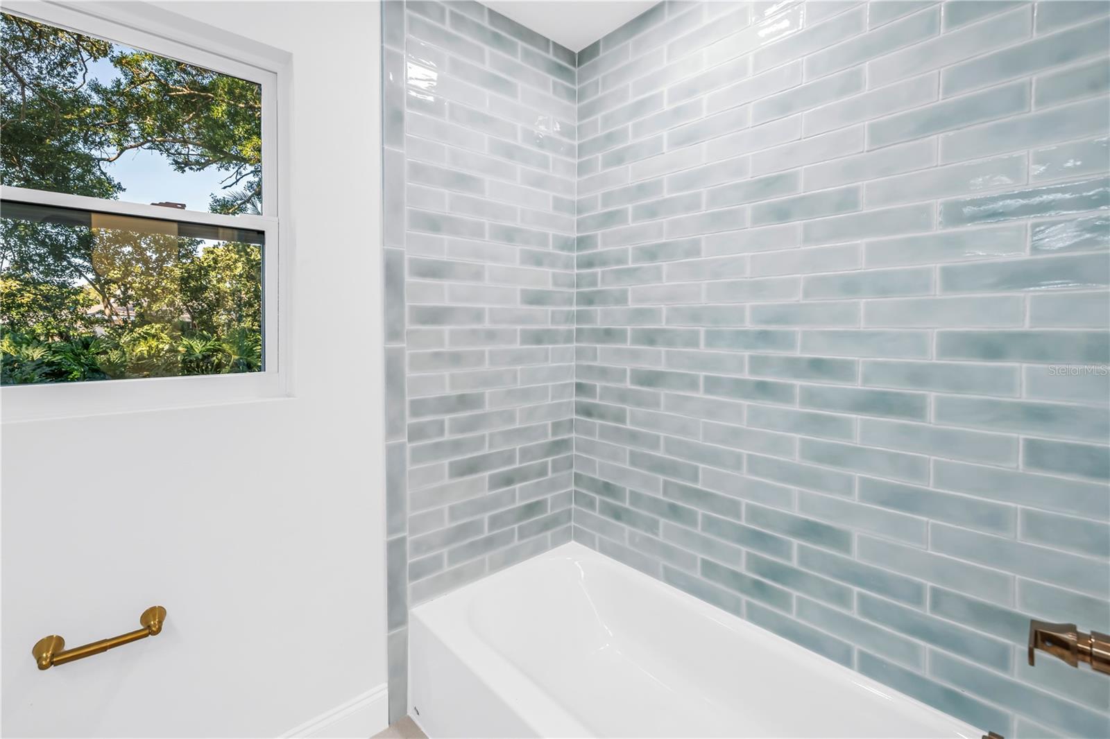 Image 29 of 44 For 2161 Hillwood Court