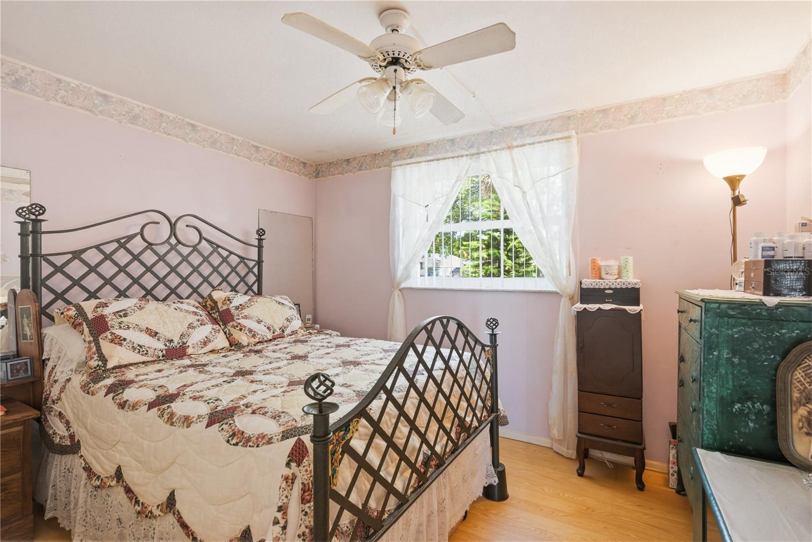 Image 9 of 15 For 2876 Edenwood Street