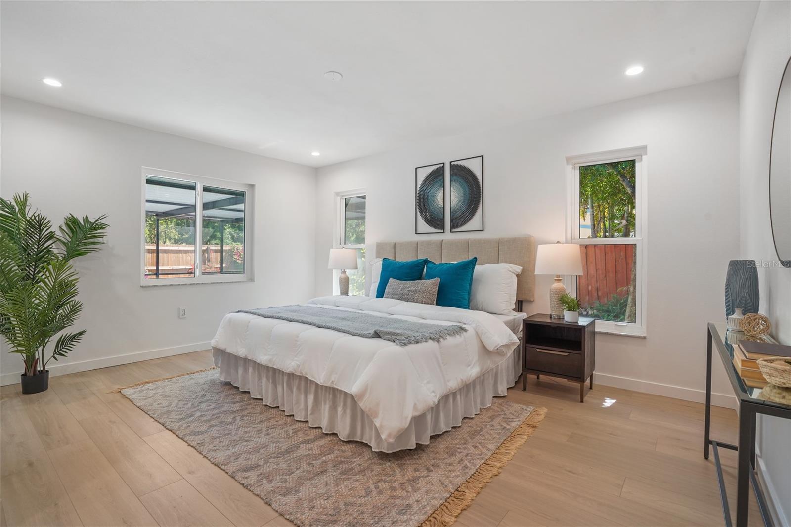 Image 16 of 36 For 2370 Robyn Court