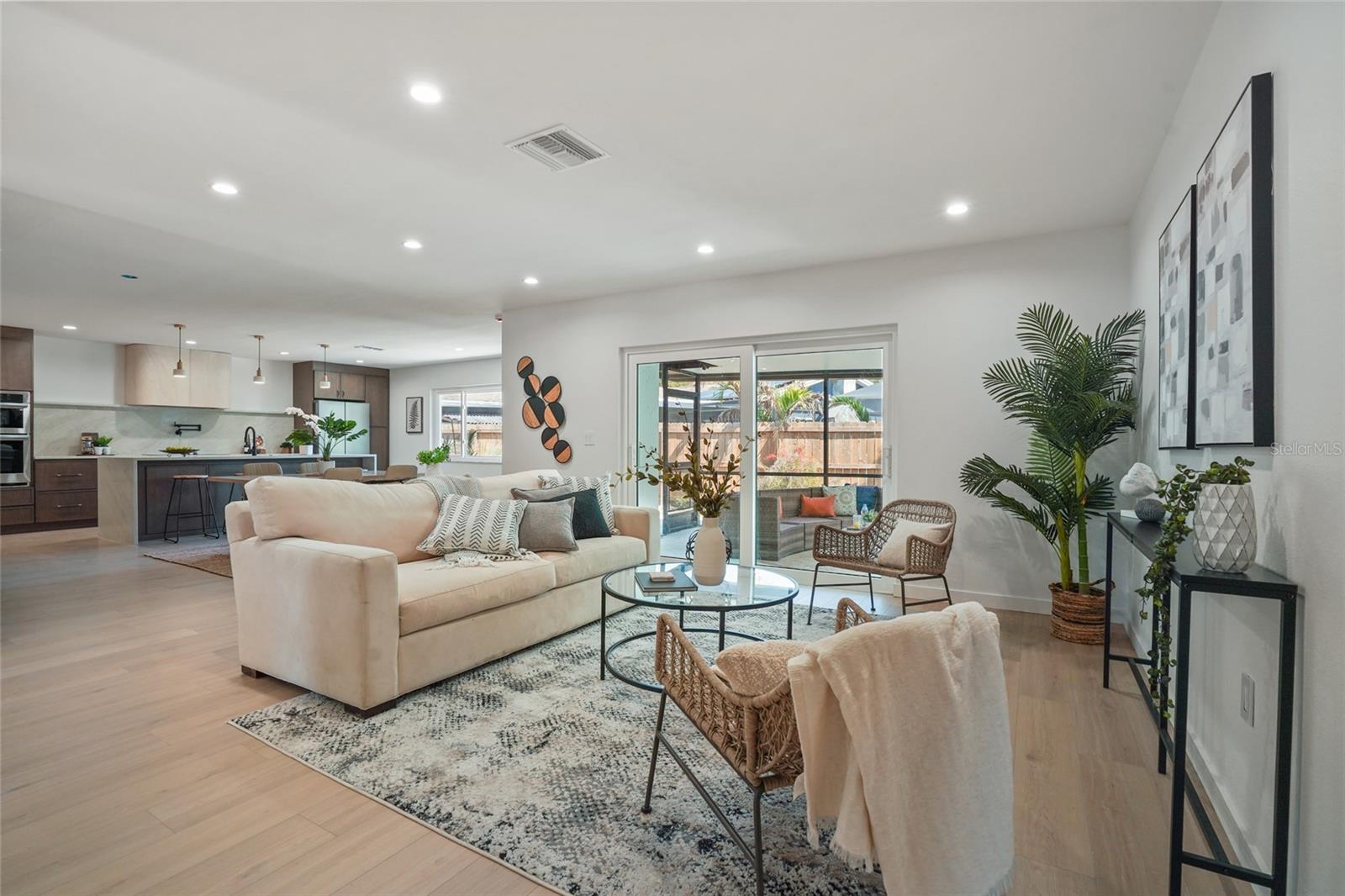 Image 5 of 36 For 2370 Robyn Court