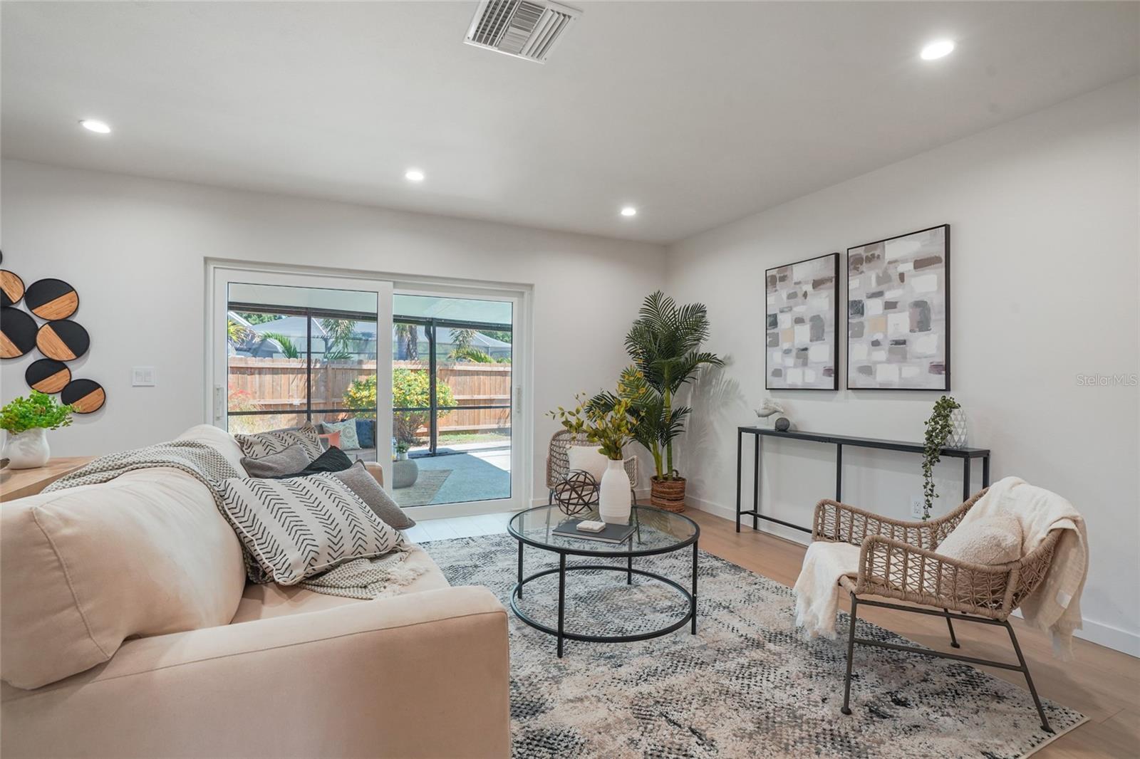 Image 6 of 36 For 2370 Robyn Court