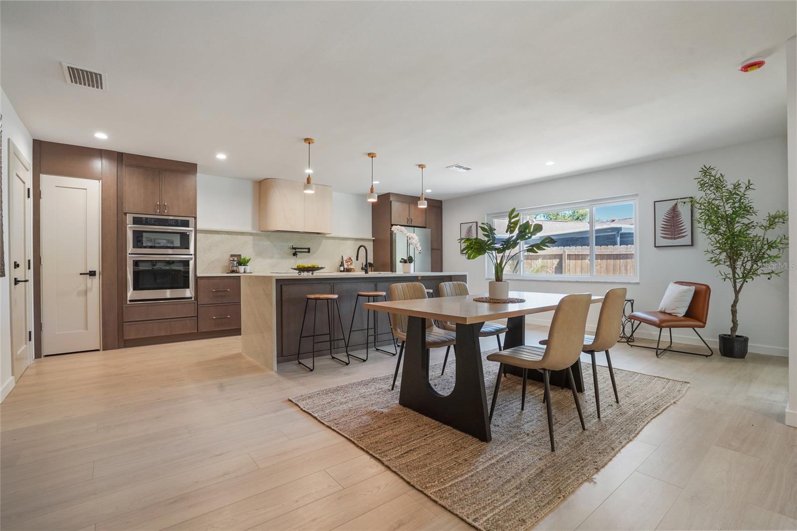 Image 9 of 36 For 2370 Robyn Court