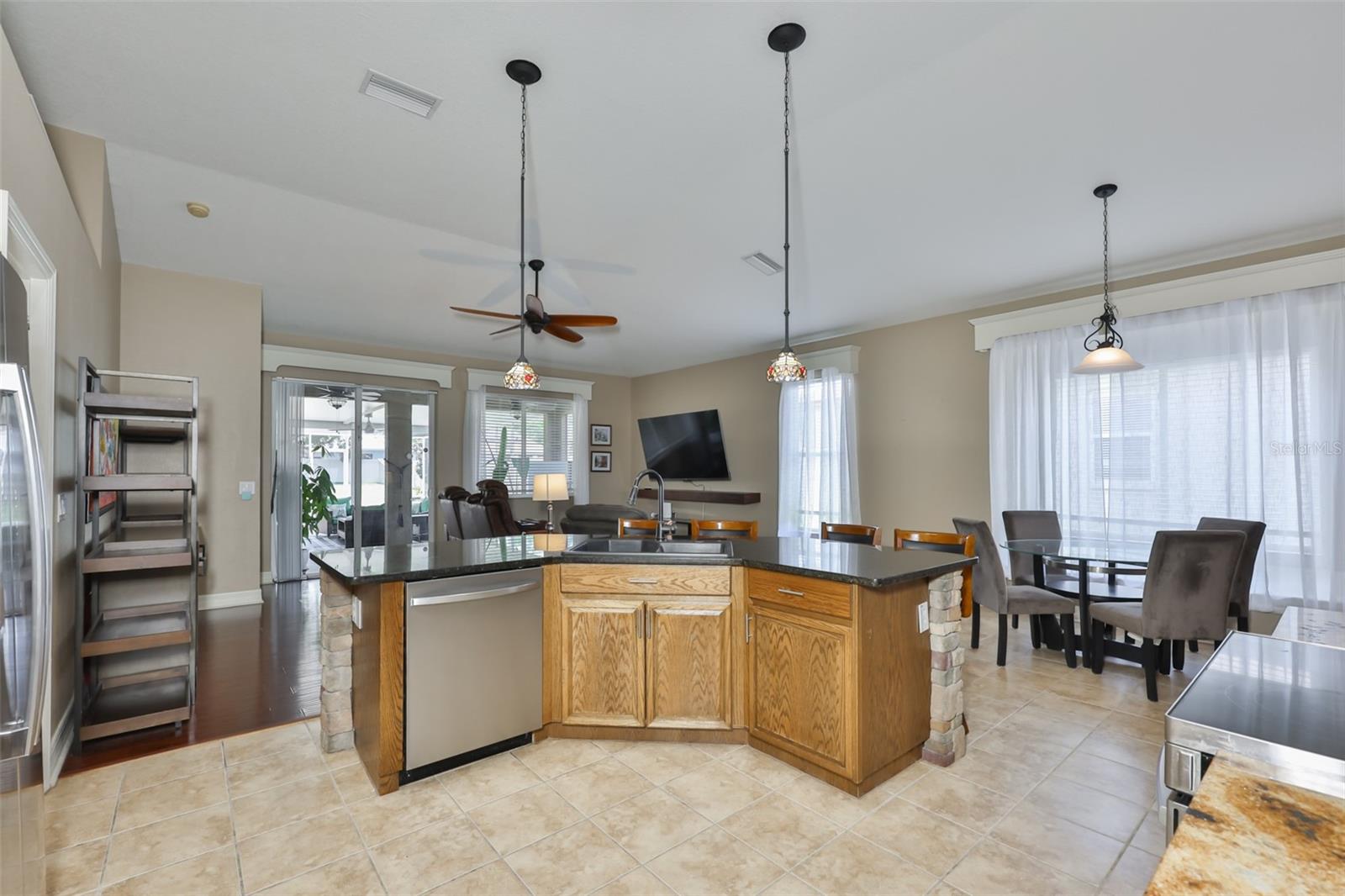 Image 17 of 70 For 7318 Guilford Pine Lane
