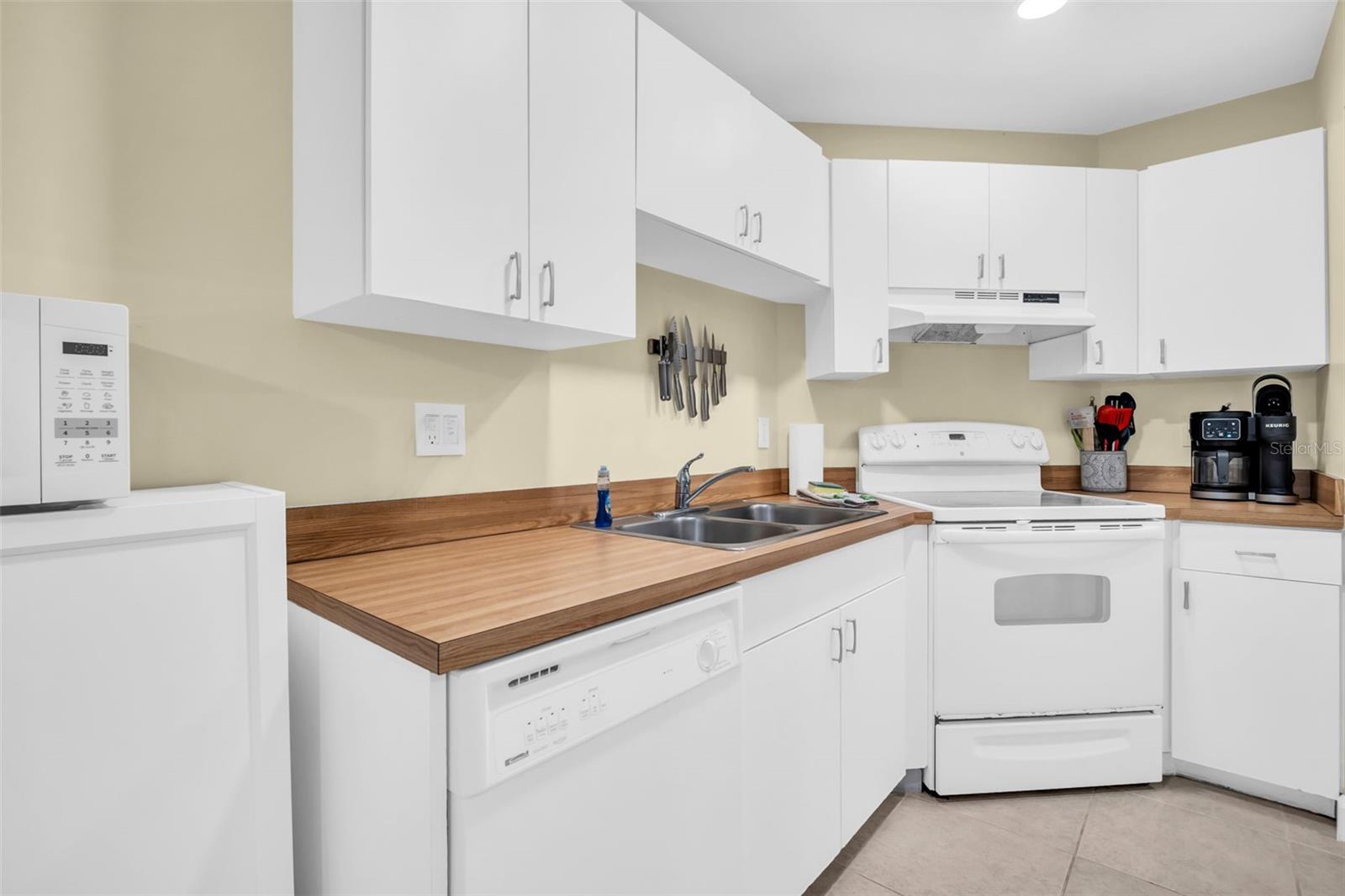 Image 13 of 50 For 1515 Pinellas Bayway S 14
