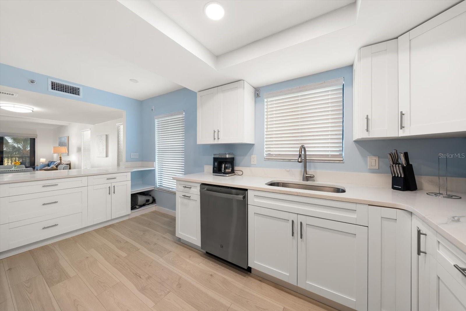 Image 10 of 49 For 900 Gulf Boulevard 204