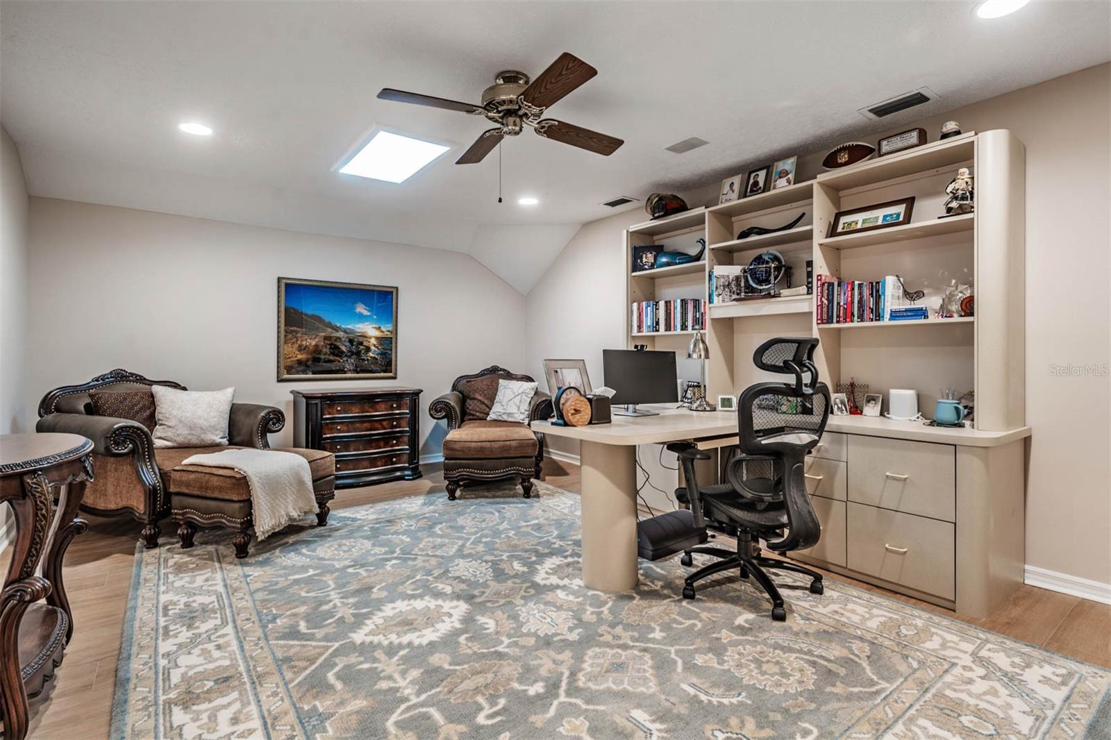 Listing photo id 11 for 18707 Pepper Pike