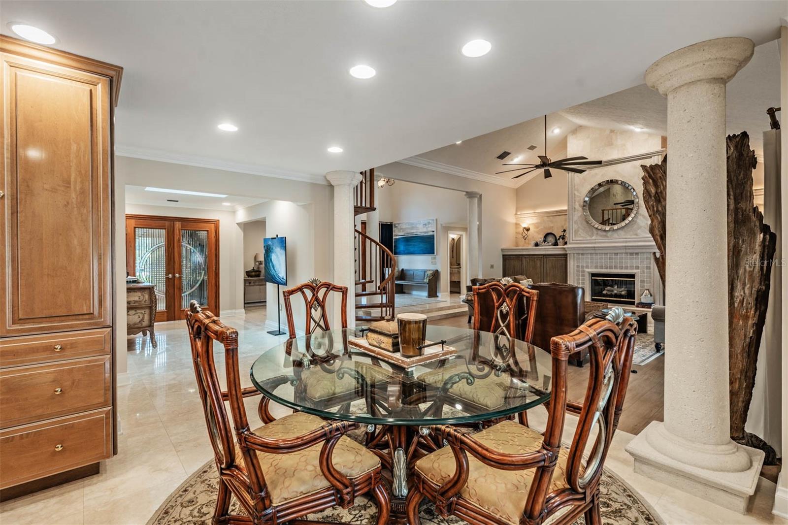 Listing photo id 14 for 18707 Pepper Pike