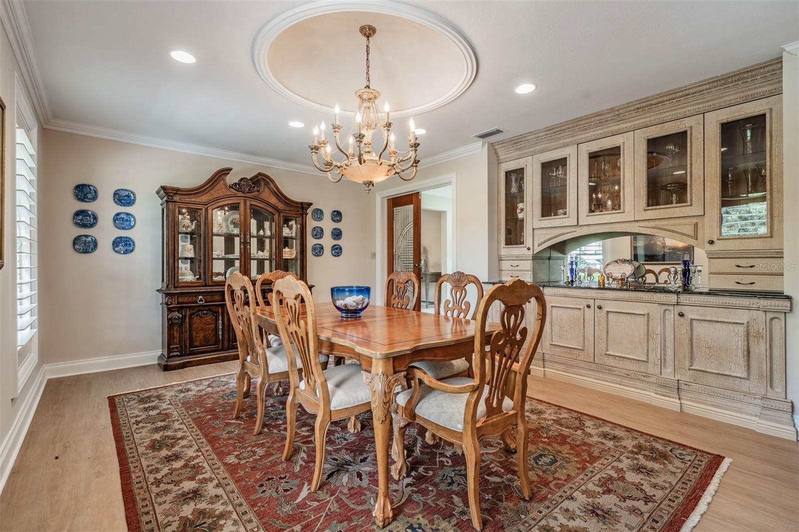 Listing photo id 24 for 18707 Pepper Pike