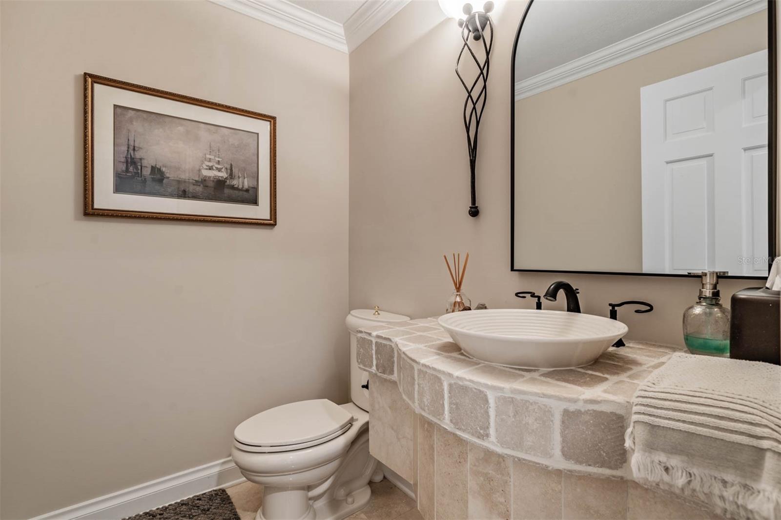 Listing photo id 25 for 18707 Pepper Pike