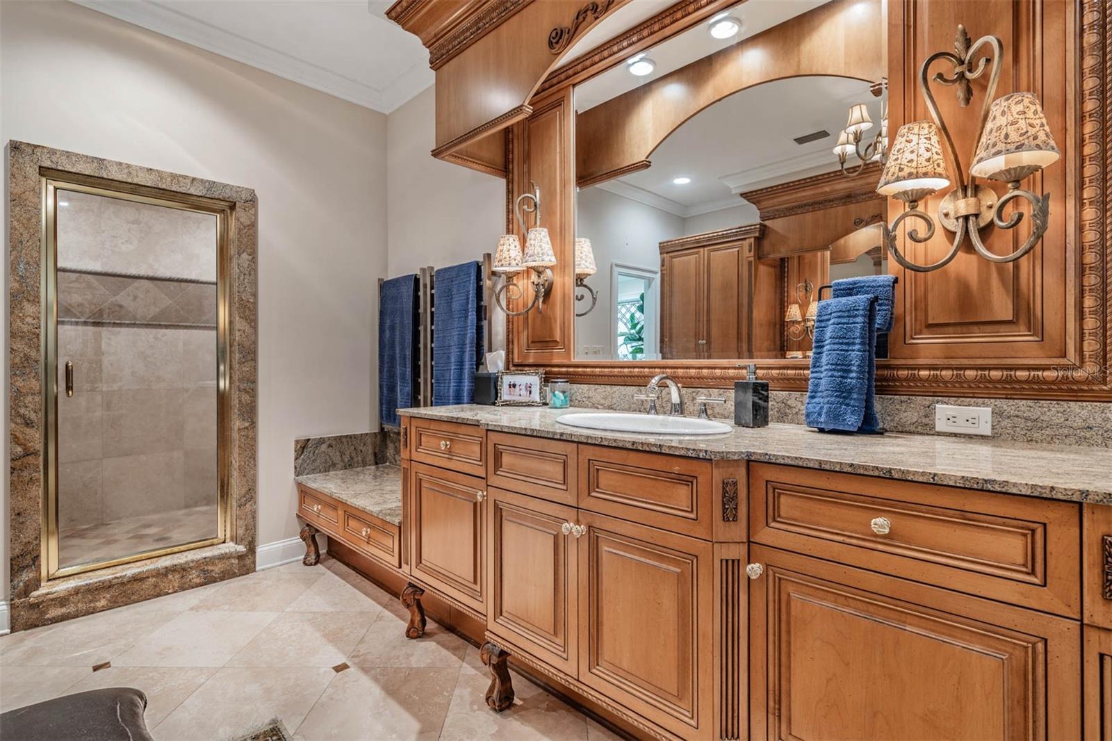 Listing photo id 33 for 18707 Pepper Pike