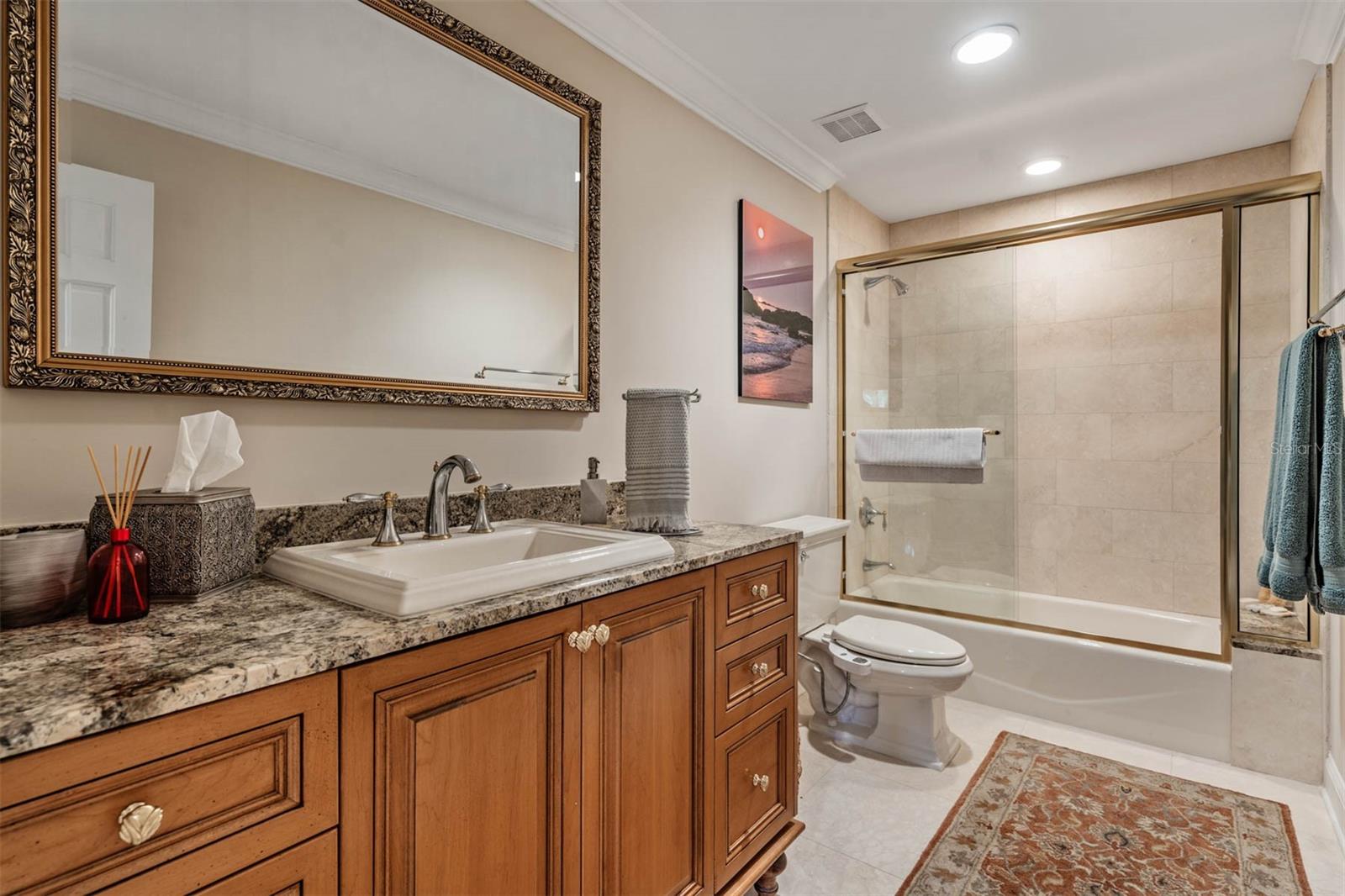 Listing photo id 37 for 18707 Pepper Pike