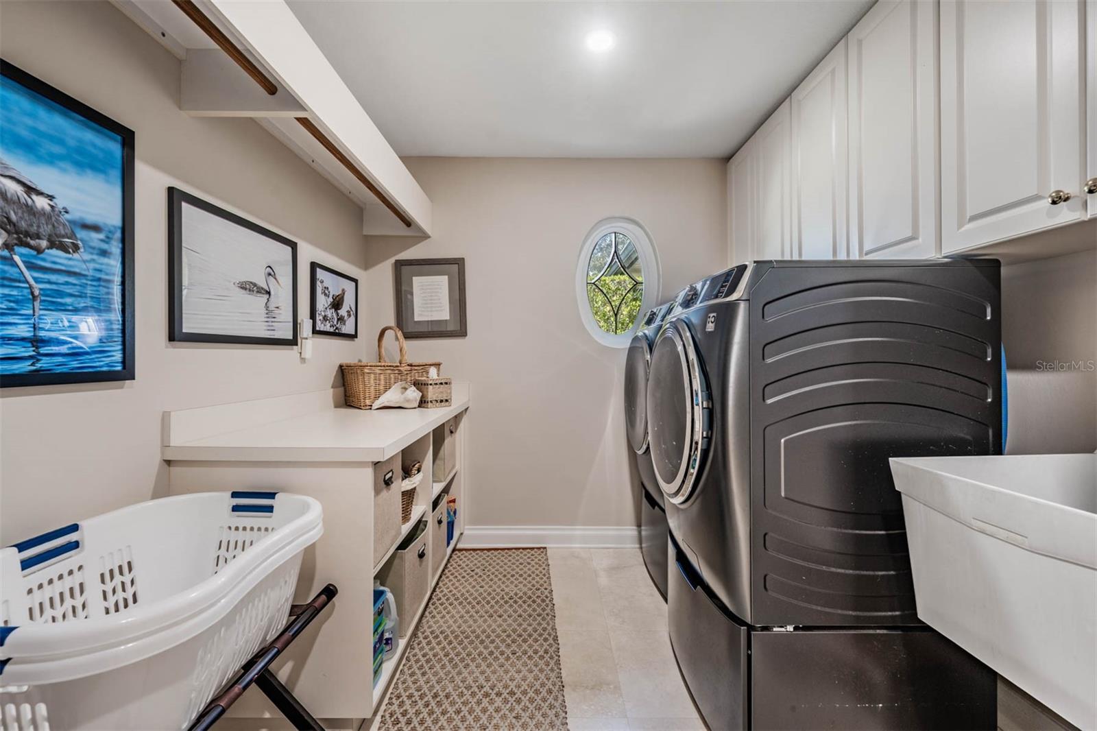 Listing photo id 41 for 18707 Pepper Pike