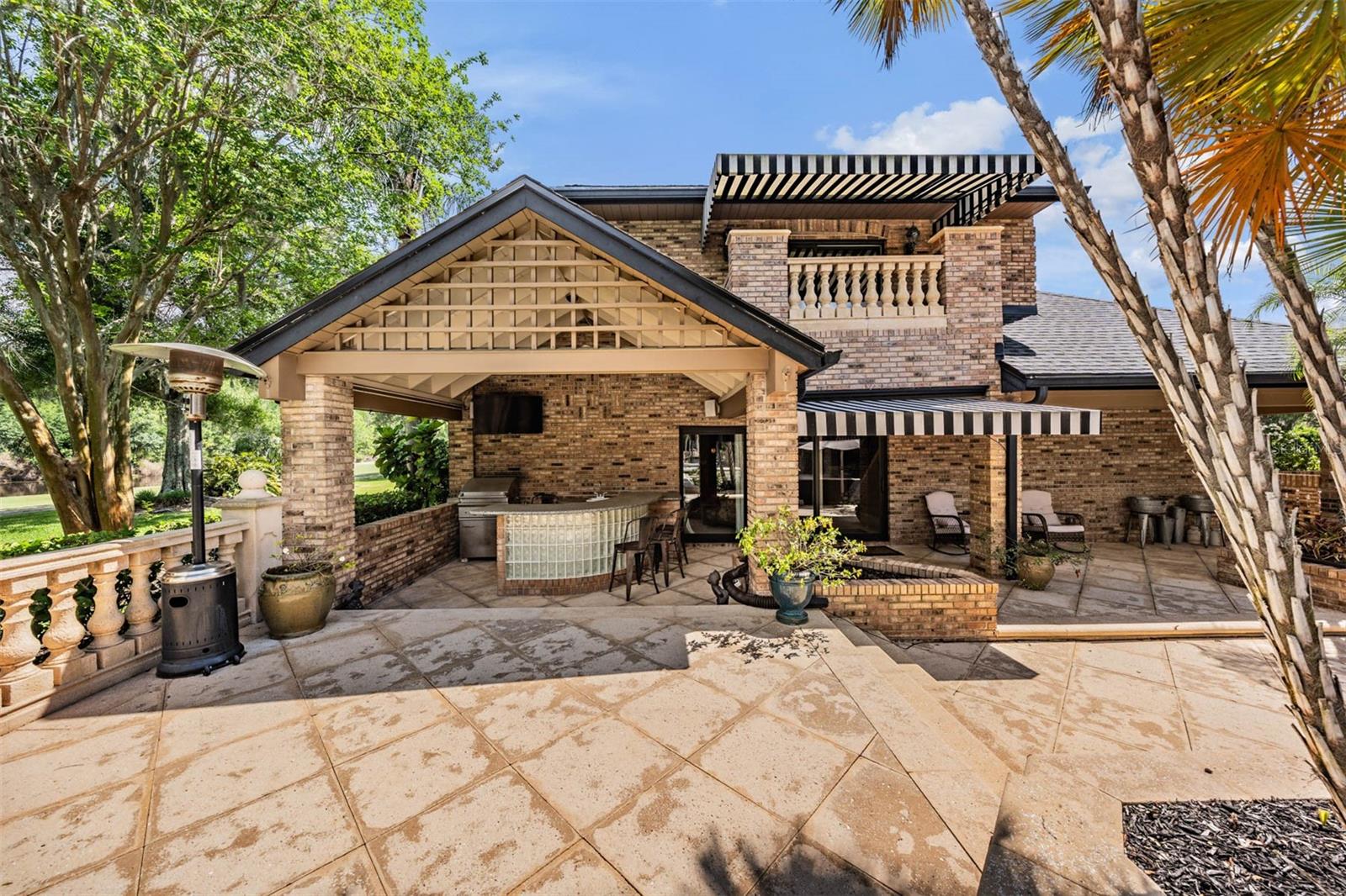 Listing photo id 44 for 18707 Pepper Pike