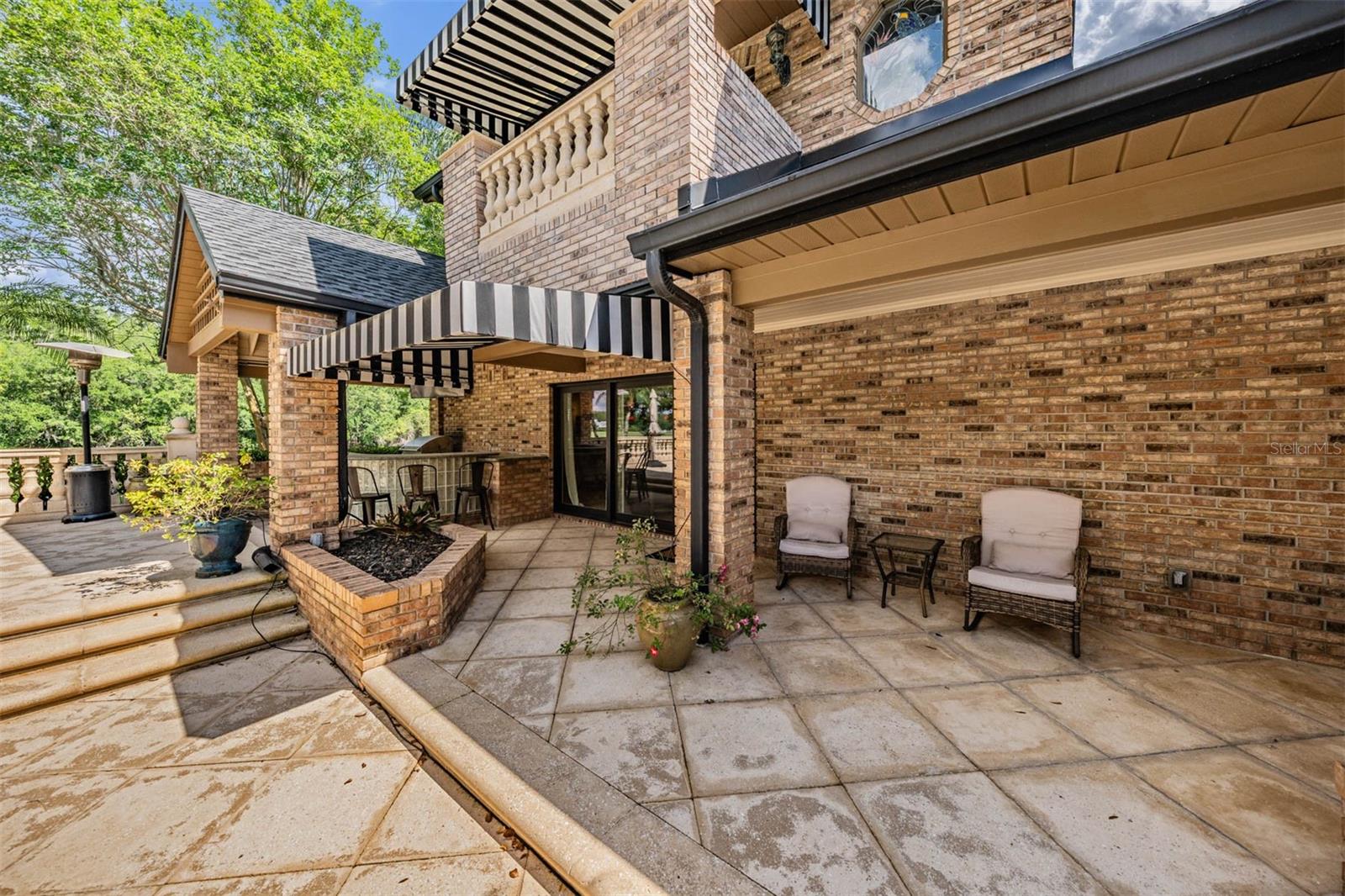 Listing photo id 46 for 18707 Pepper Pike