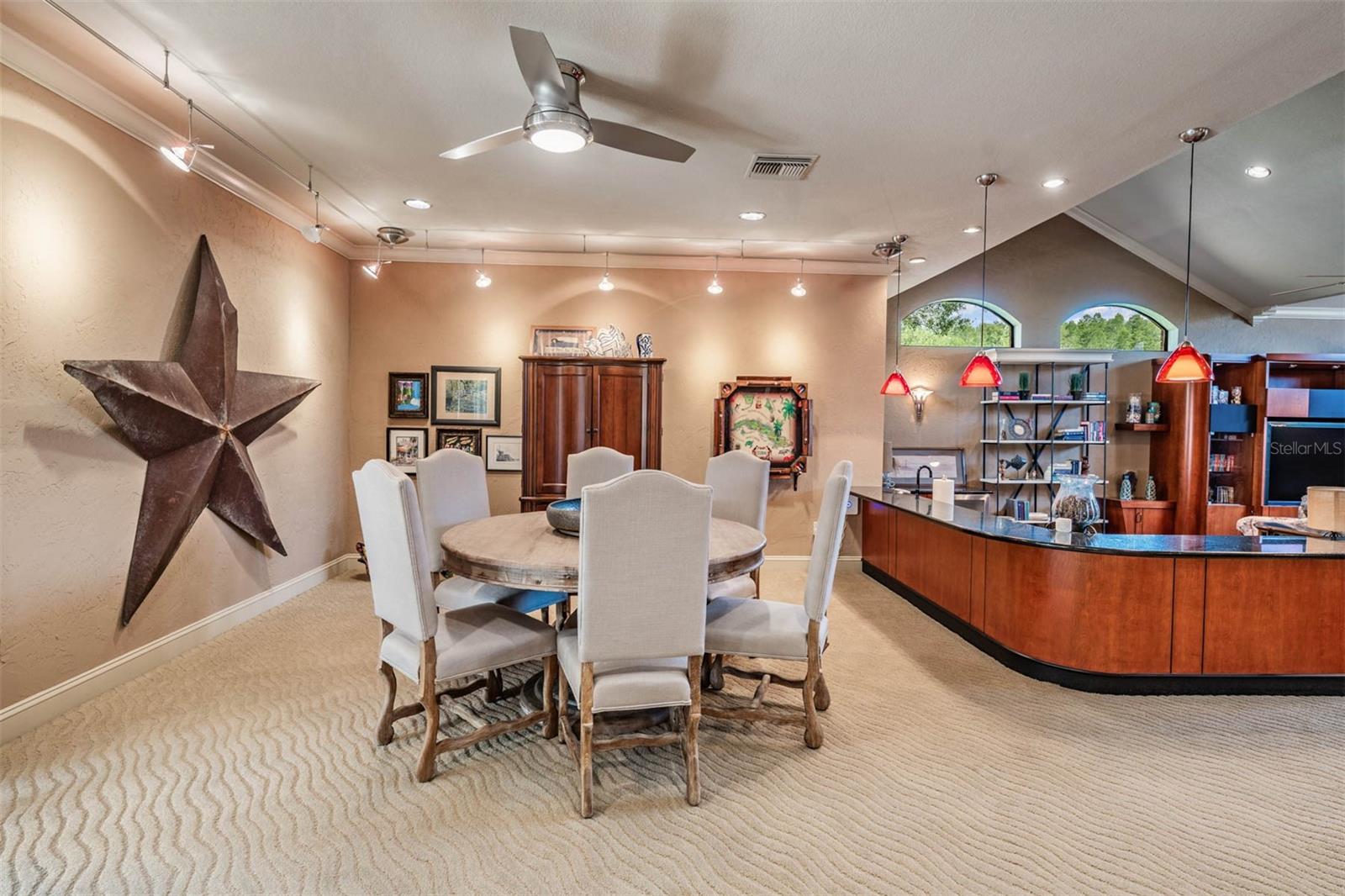 Listing photo id 49 for 18707 Pepper Pike