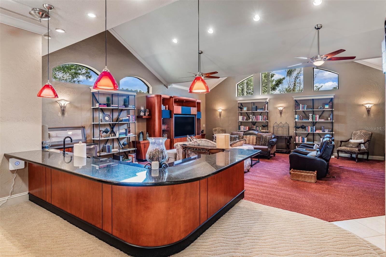 Listing photo id 50 for 18707 Pepper Pike