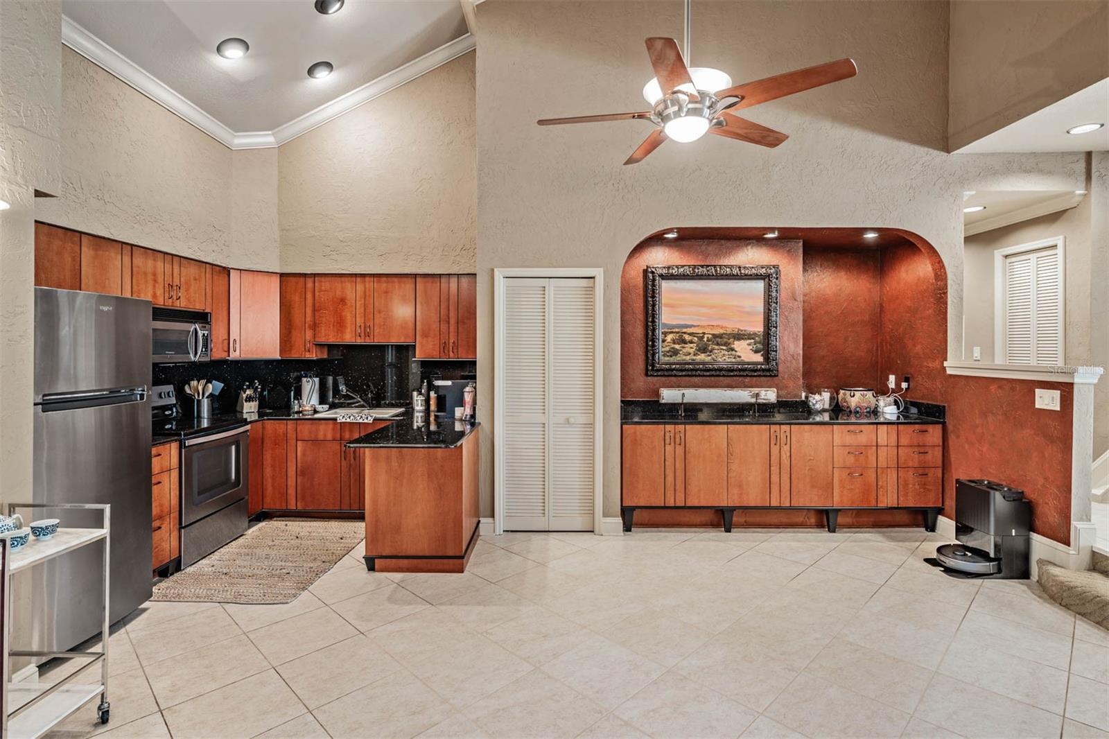 Listing photo id 56 for 18707 Pepper Pike