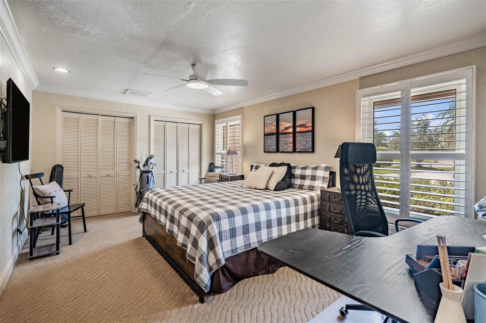 Listing photo id 59 for 18707 Pepper Pike