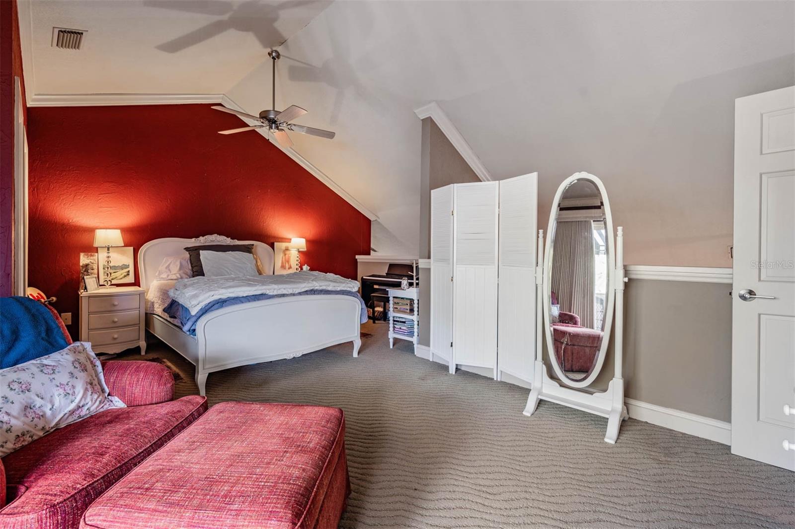 Listing photo id 61 for 18707 Pepper Pike