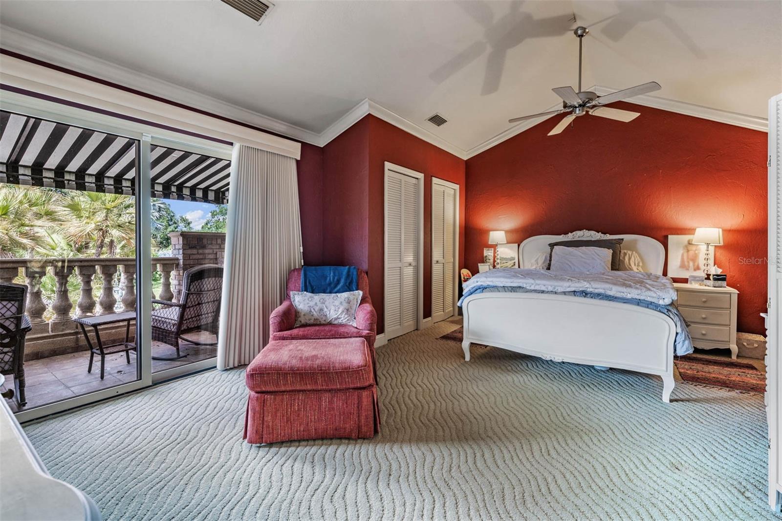 Listing photo id 62 for 18707 Pepper Pike