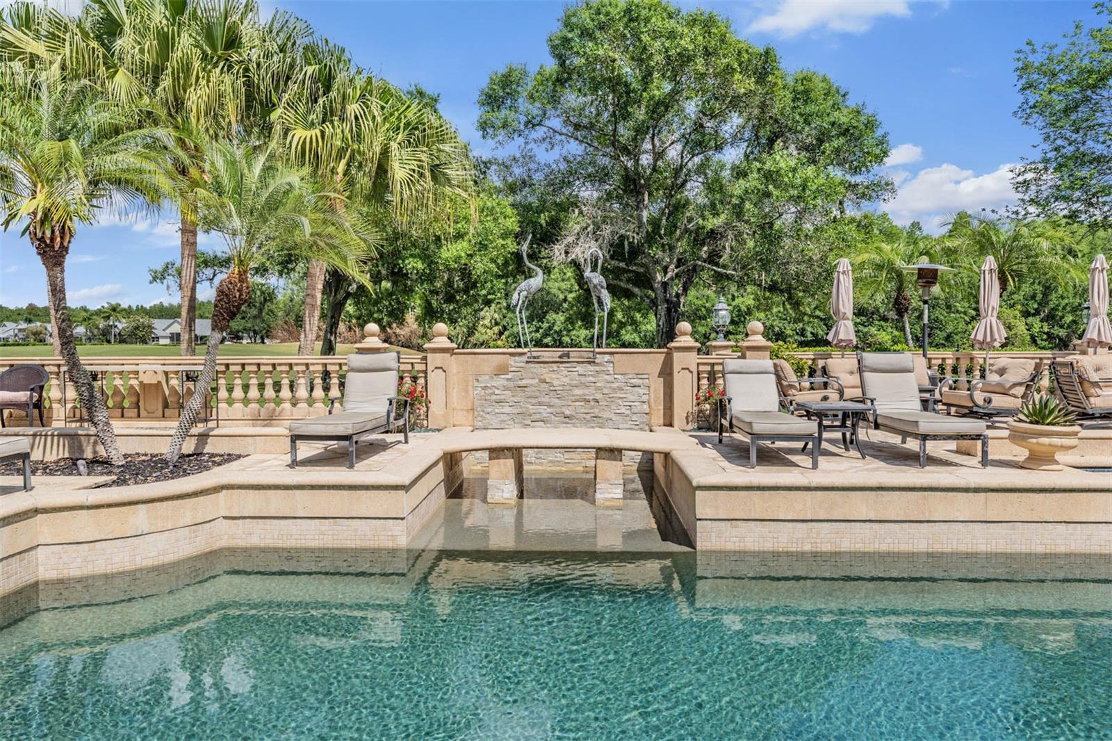 Listing photo id 67 for 18707 Pepper Pike